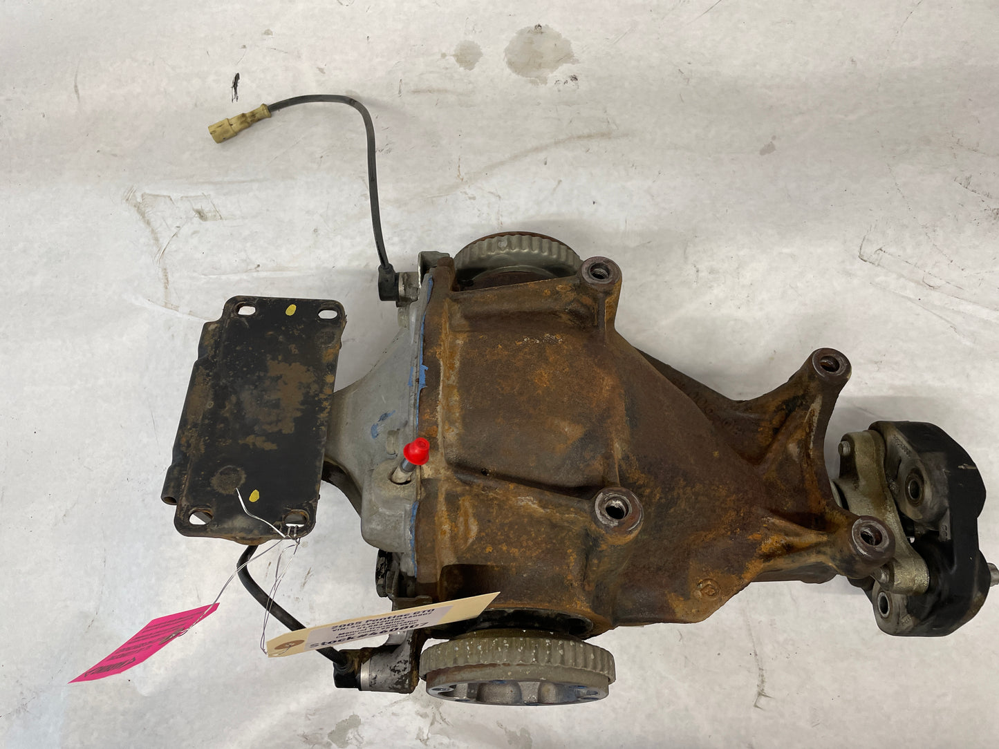 2005 Pontiac GTO Rear End Rearend Carrier Axle Differential 3.46 LSD OEM - Day's Parts Yard