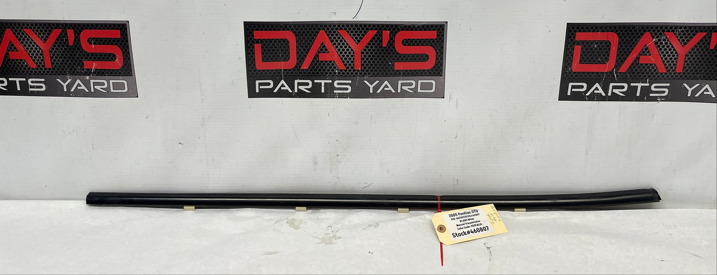 2005 Pontiac GTO RH Passenger Door Window Belt Molding Weather Strip Trim OEM - Day's Parts Yard