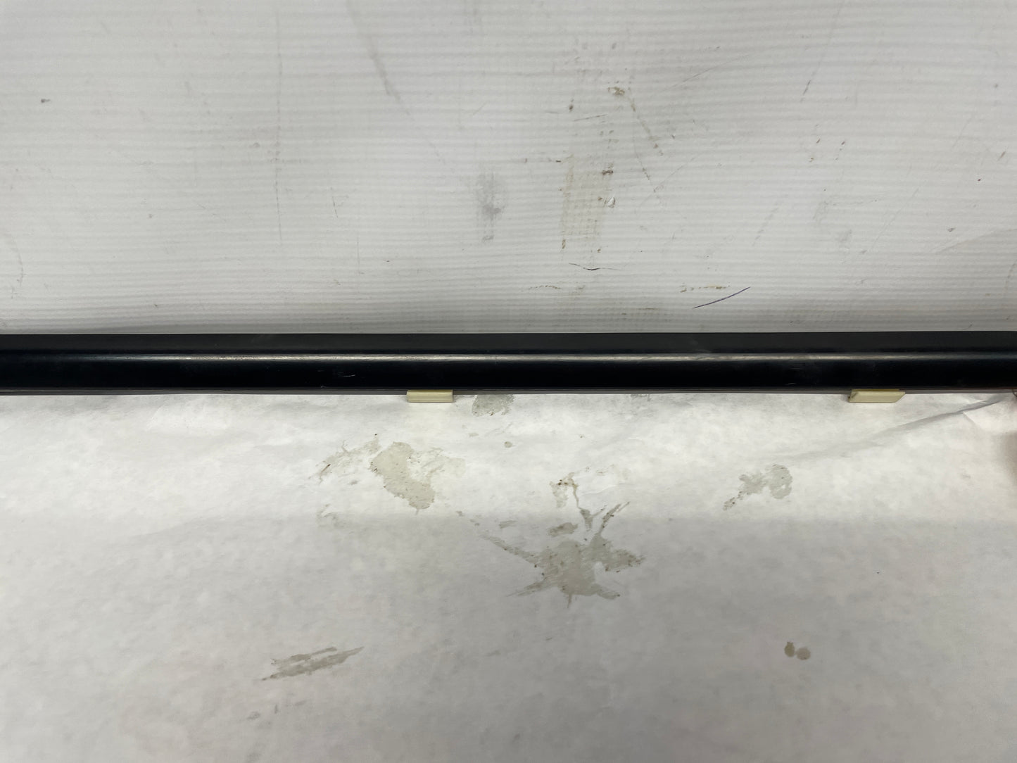 2005 Pontiac GTO RH Passenger Door Window Belt Molding Weather Strip Trim OEM - Day's Parts Yard