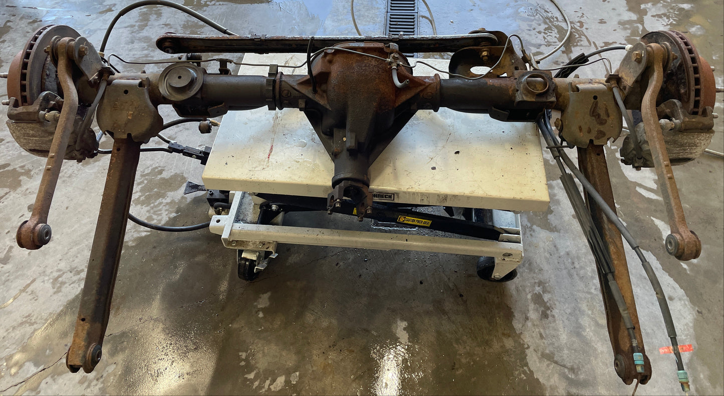 2003 Chevy Suburban Complete Rear End Axle Carrier Differential 3.73 LSD OEM - Day's Parts Yard