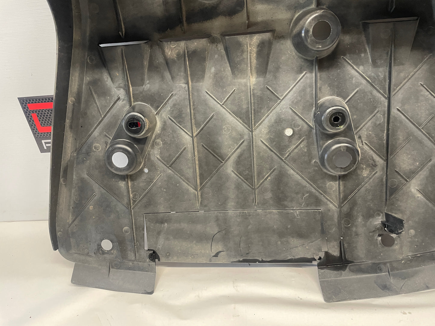 2004 Pontiac GTO Rear Air Deflector Differential Center Lower Body Cover OEM - Day's Parts Yard