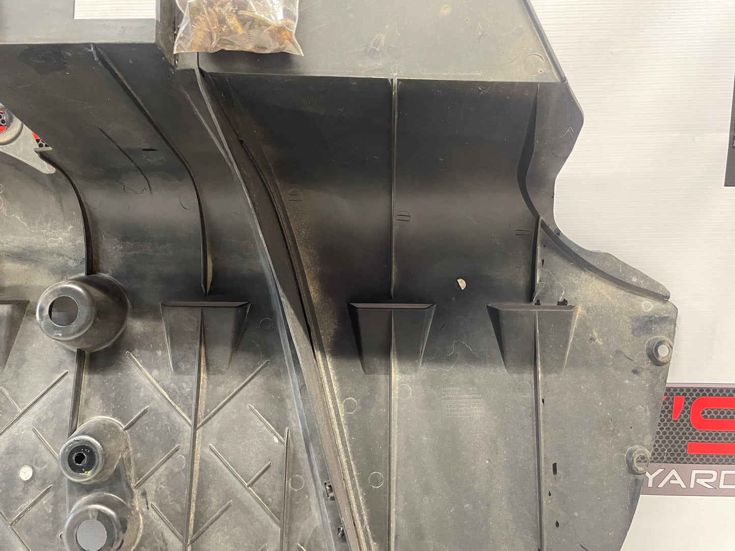 2004 Pontiac GTO Rear Air Deflector Differential Center Lower Body Cover OEM - Day's Parts Yard