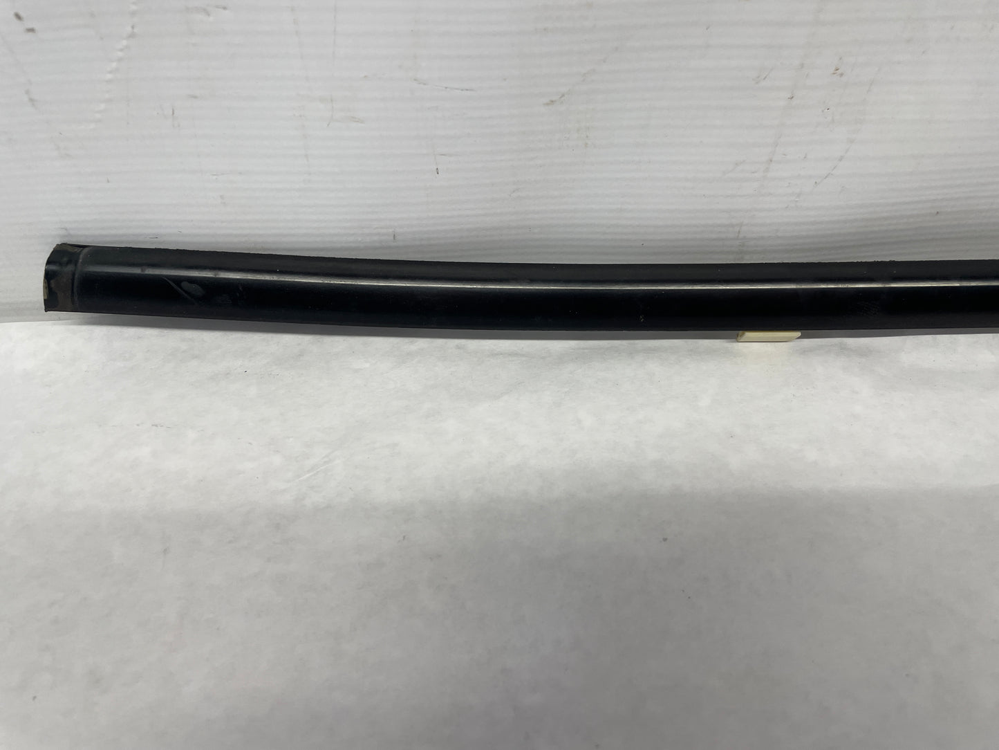 2005 Pontiac GTO LH Driver Window Door Belt Molding Weather Strip Trim OEM - Day's Parts Yard