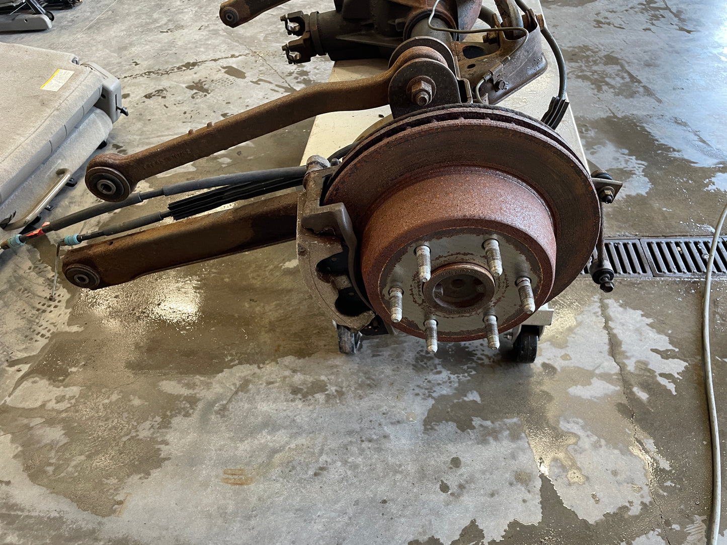 2003 Chevy Suburban Complete Rear End Axle Carrier Differential 3.73 LSD OEM - Day's Parts Yard