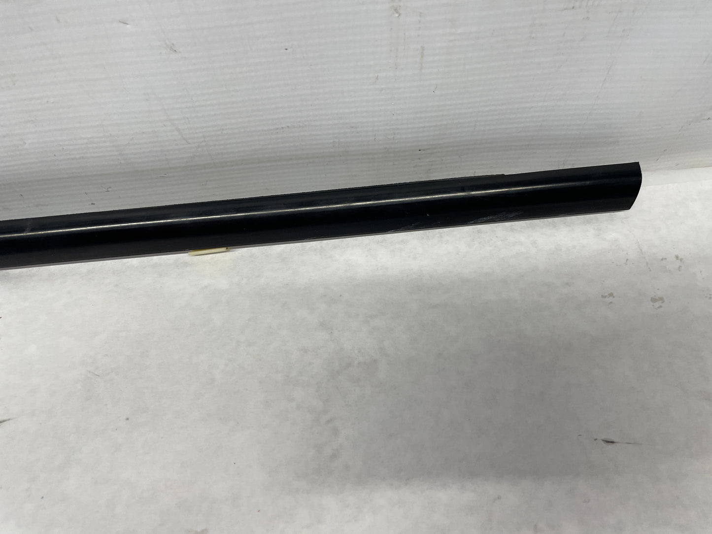 2005 Pontiac GTO LH Driver Window Door Belt Molding Weather Strip Trim OEM - Day's Parts Yard