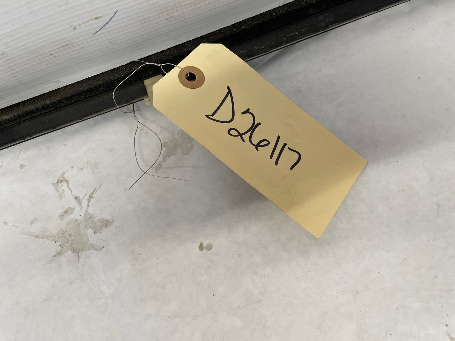 2005 Pontiac GTO LH Driver Window Door Belt Molding Weather Strip Trim OEM - Day's Parts Yard