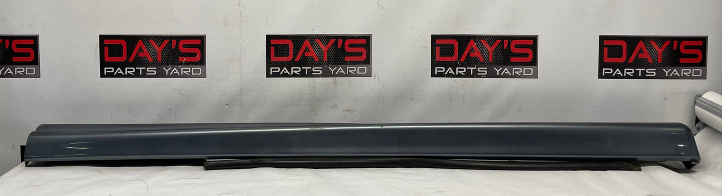 2006 Pontiac GTO LH Driver Rocker Molding Side Skirt Trim Panel OEM - Day's Parts Yard