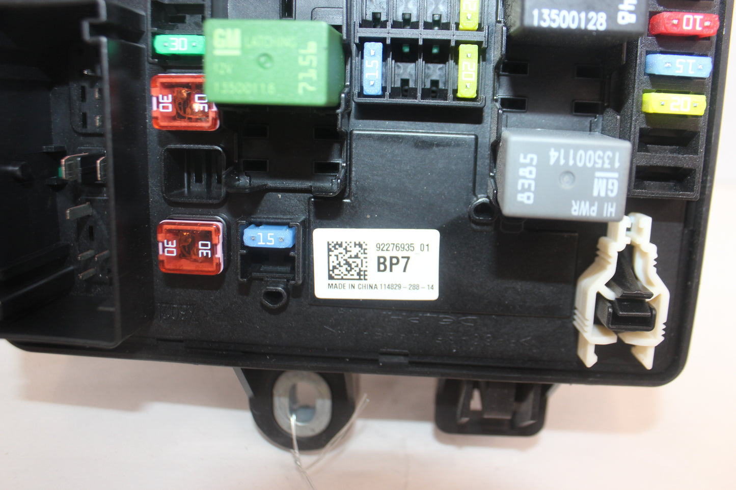 2015 Chevy SS Sedan Rear Fuse Box Relay Panel OEM - Day's Parts Yard