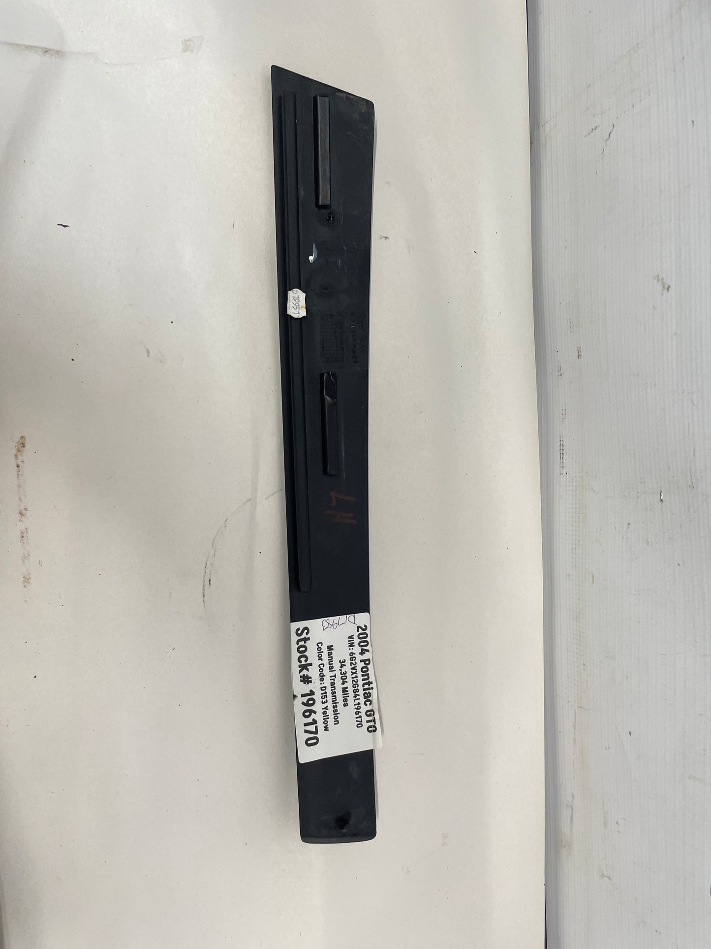 2004 Pontiac GTO LH Driver Exterior B Pillar Window Trim Cover OEM - Day's Parts Yard