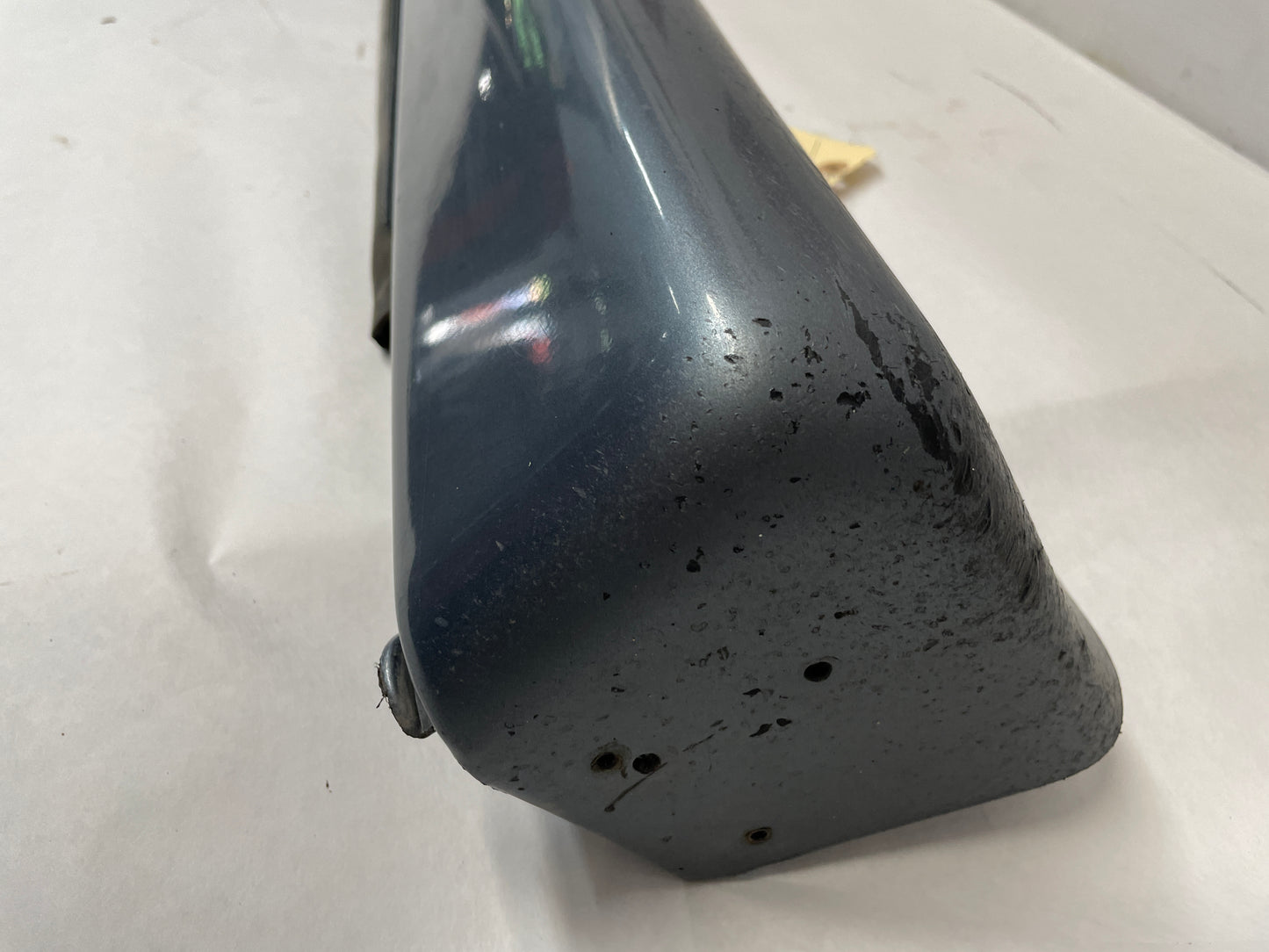 2006 Pontiac GTO LH Driver Rocker Molding Side Skirt Trim Panel OEM - Day's Parts Yard