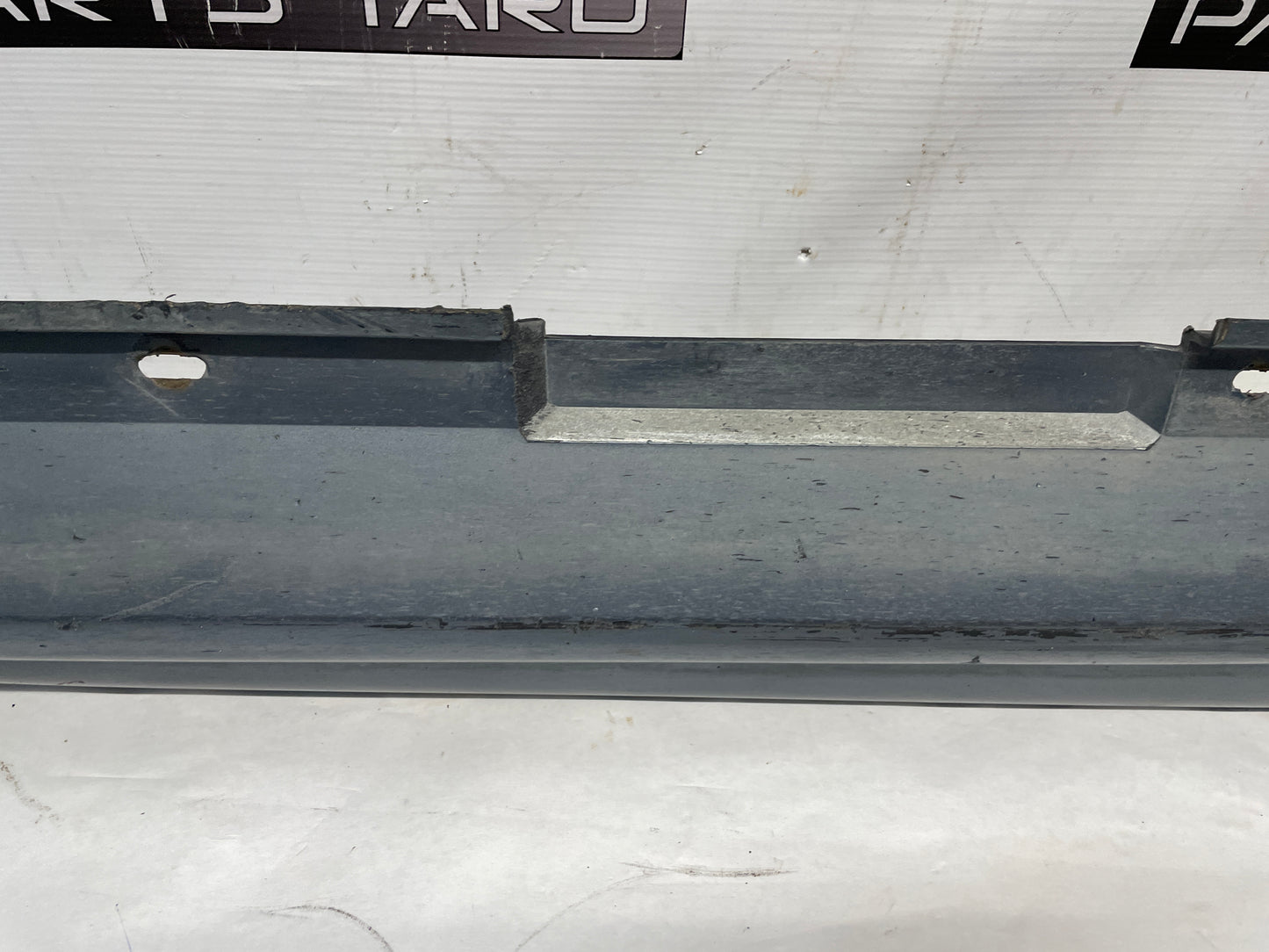 2006 Pontiac GTO LH Driver Rocker Molding Side Skirt Trim Panel OEM - Day's Parts Yard