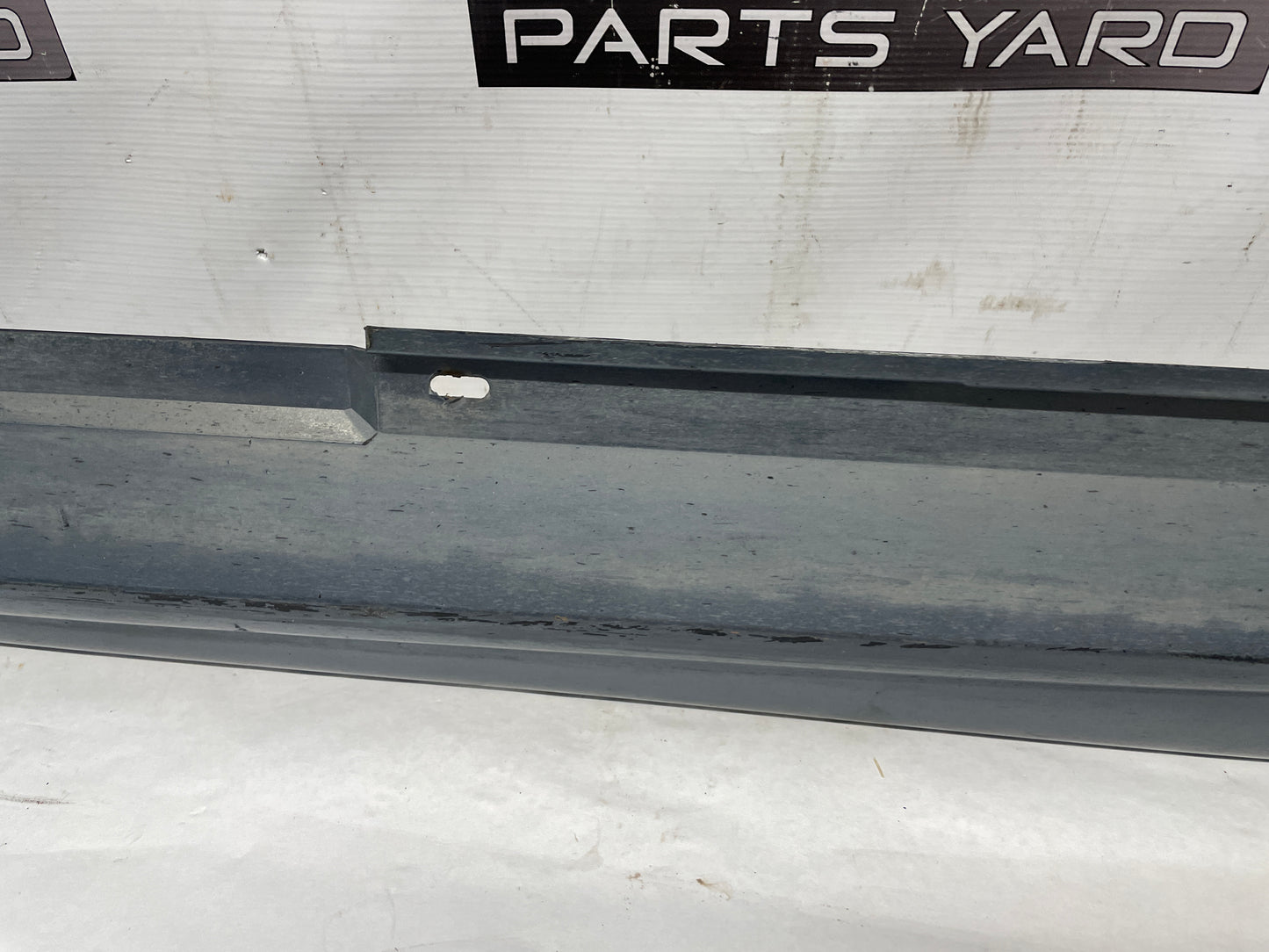 2006 Pontiac GTO LH Driver Rocker Molding Side Skirt Trim Panel OEM - Day's Parts Yard