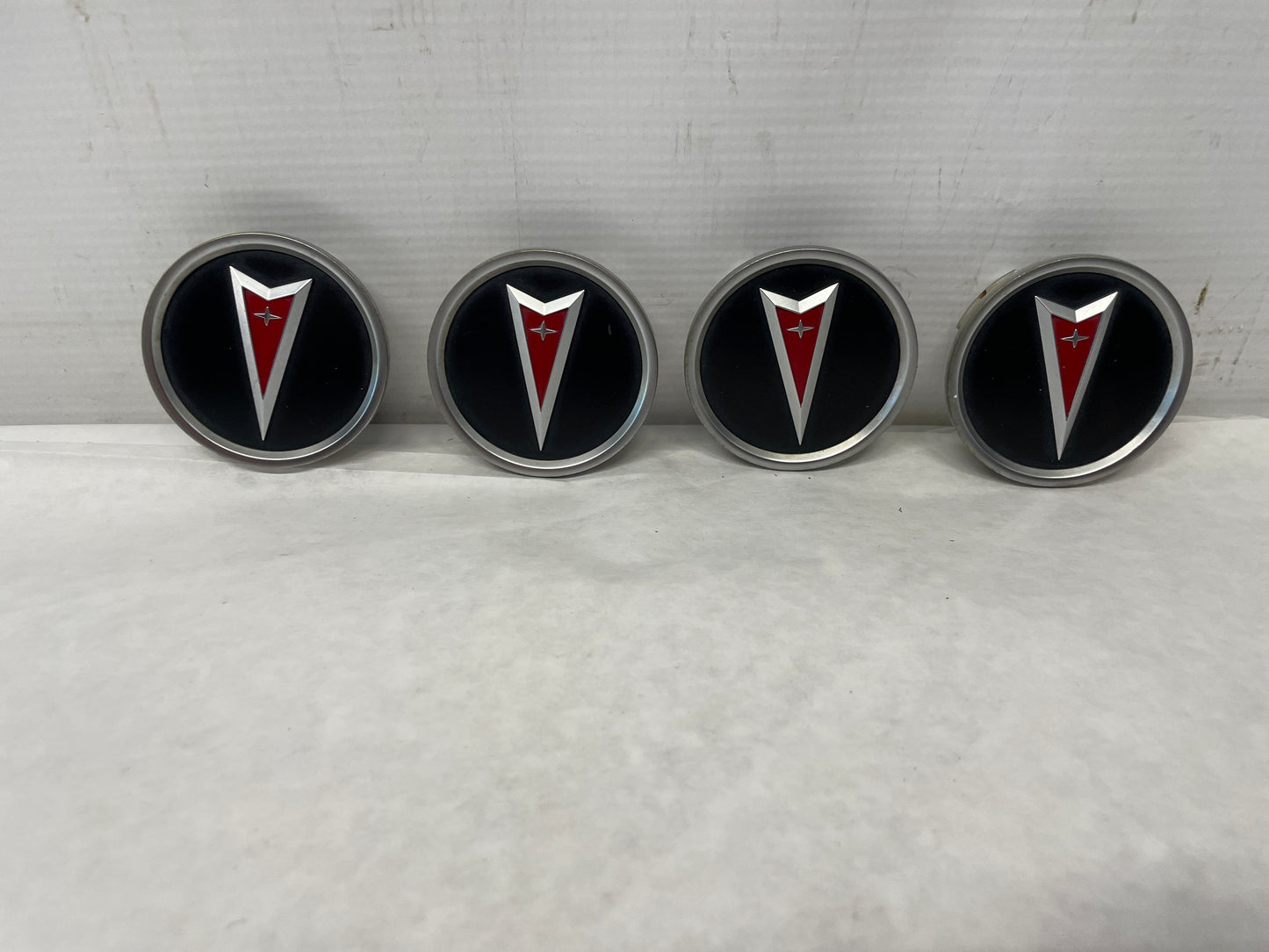2005 Pontiac GTO Wheel Center Caps OEM - Day's Parts Yard