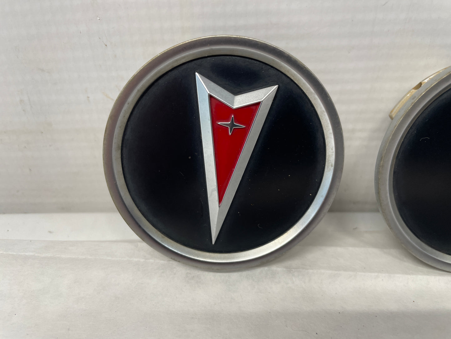2005 Pontiac GTO Wheel Center Caps OEM - Day's Parts Yard