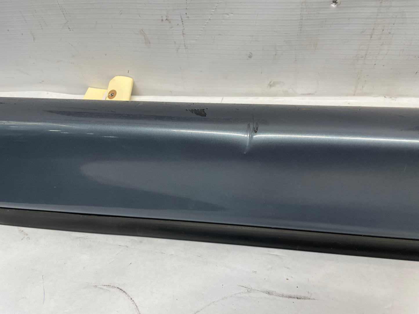 2006 Pontiac GTO RH Passenger Rocker Molding Side Skirt Panel OEM - Day's Parts Yard