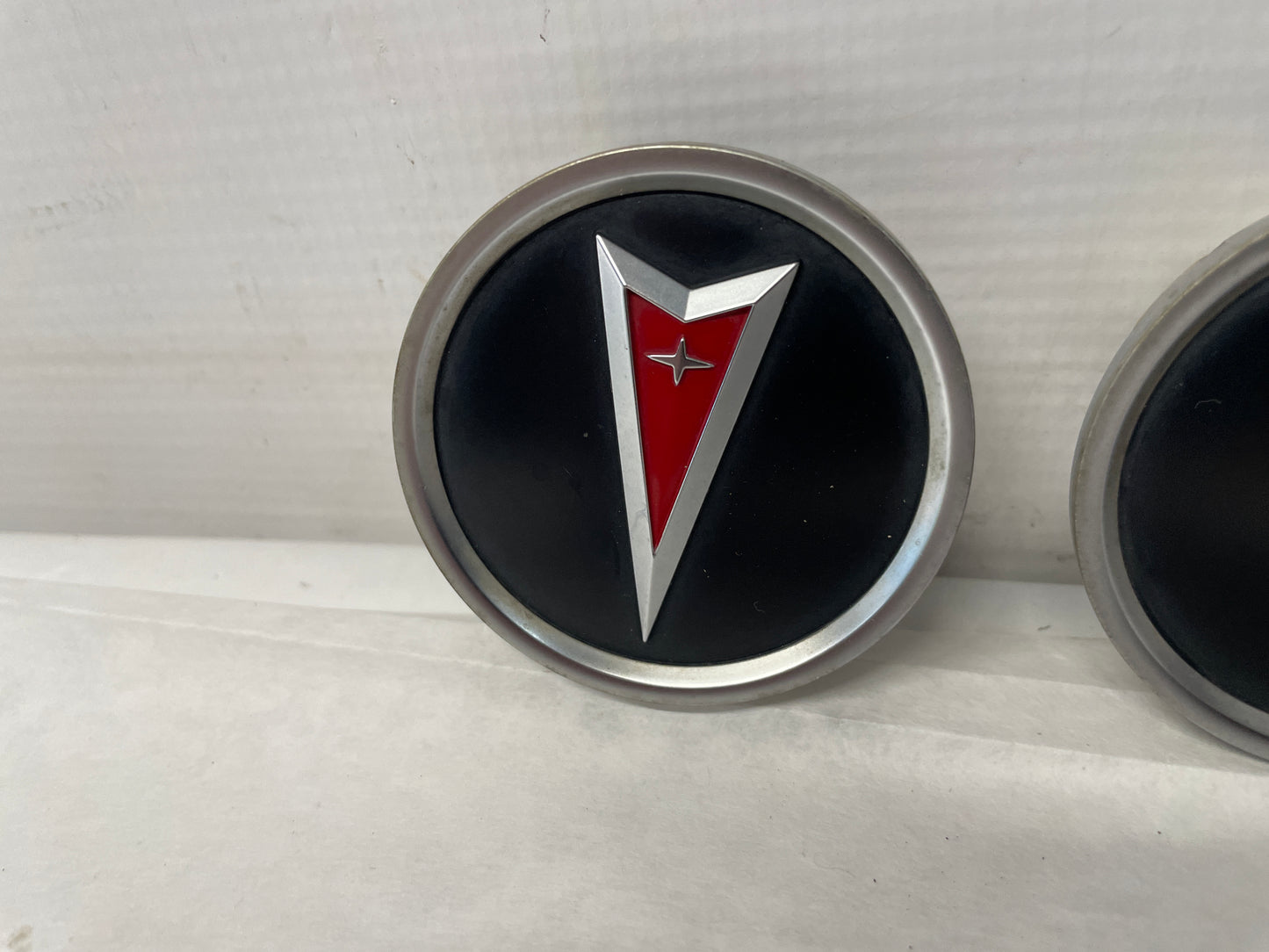 2005 Pontiac GTO Wheel Center Caps OEM - Day's Parts Yard