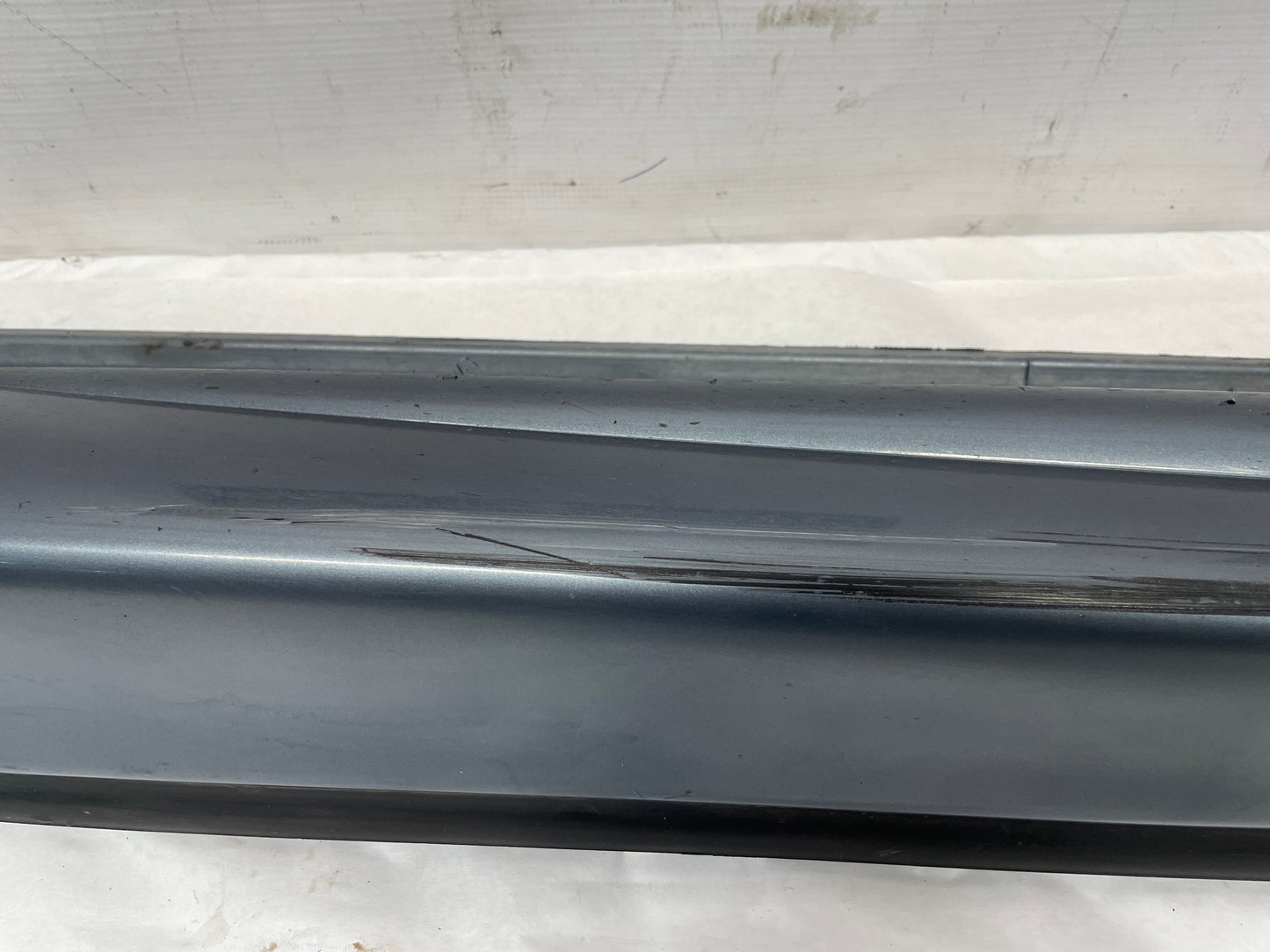 2006 Pontiac GTO RH Passenger Rocker Molding Side Skirt Panel OEM - Day's Parts Yard