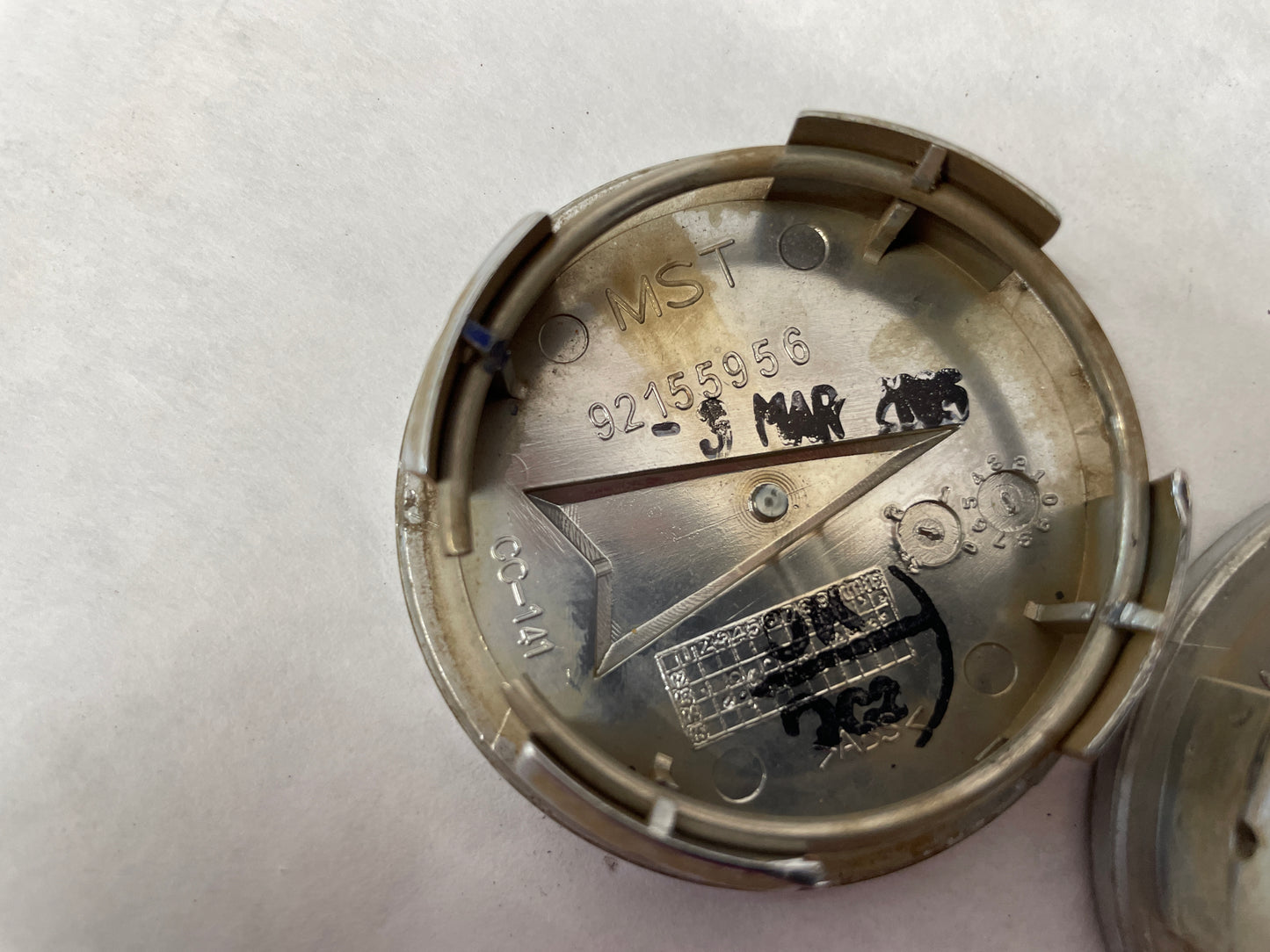 2005 Pontiac GTO Wheel Center Caps OEM - Day's Parts Yard