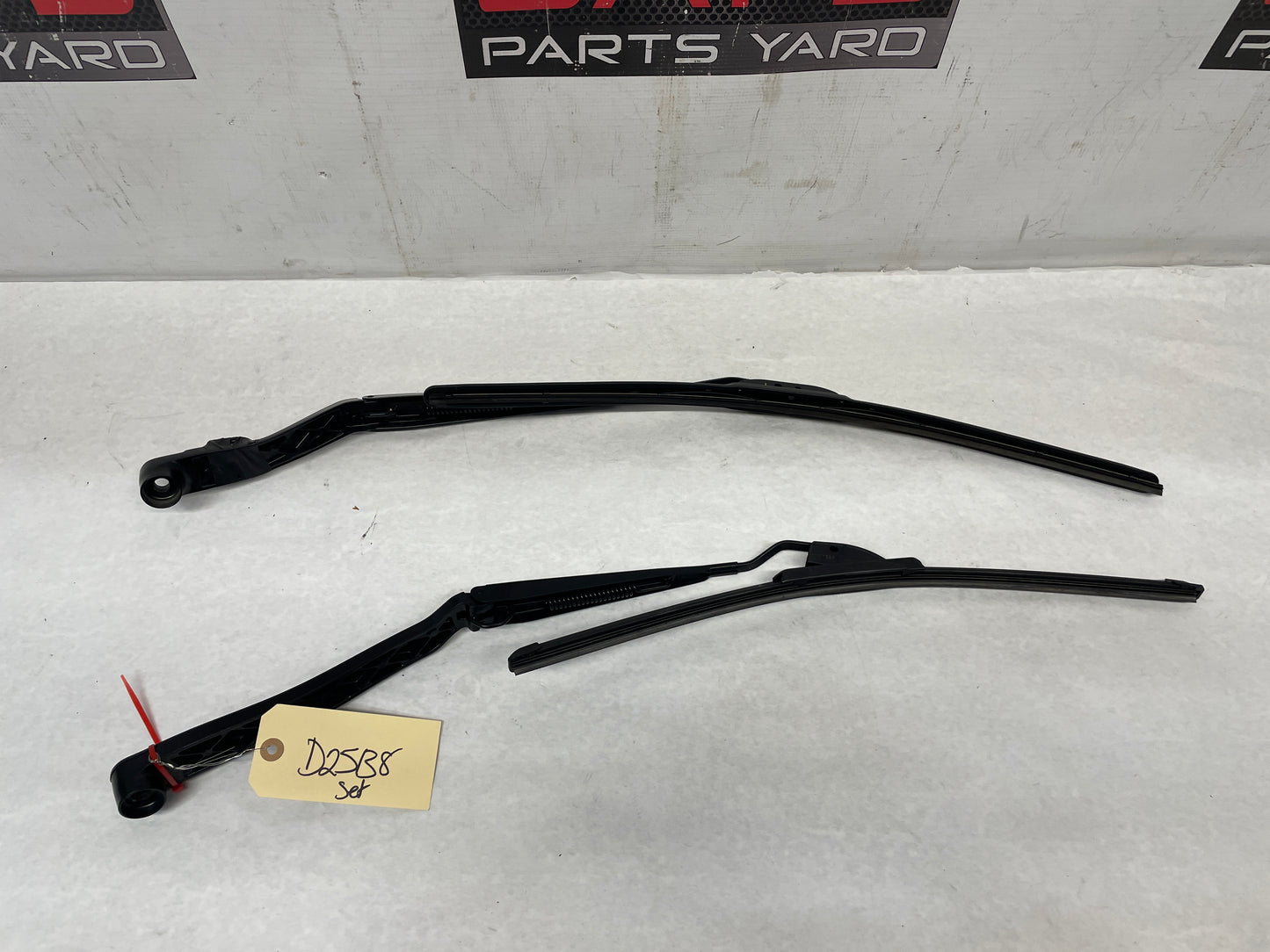 2013 Chevy Camaro ZL1 RH & LH Windshield Wiper Arms OEM - Day's Parts Yard