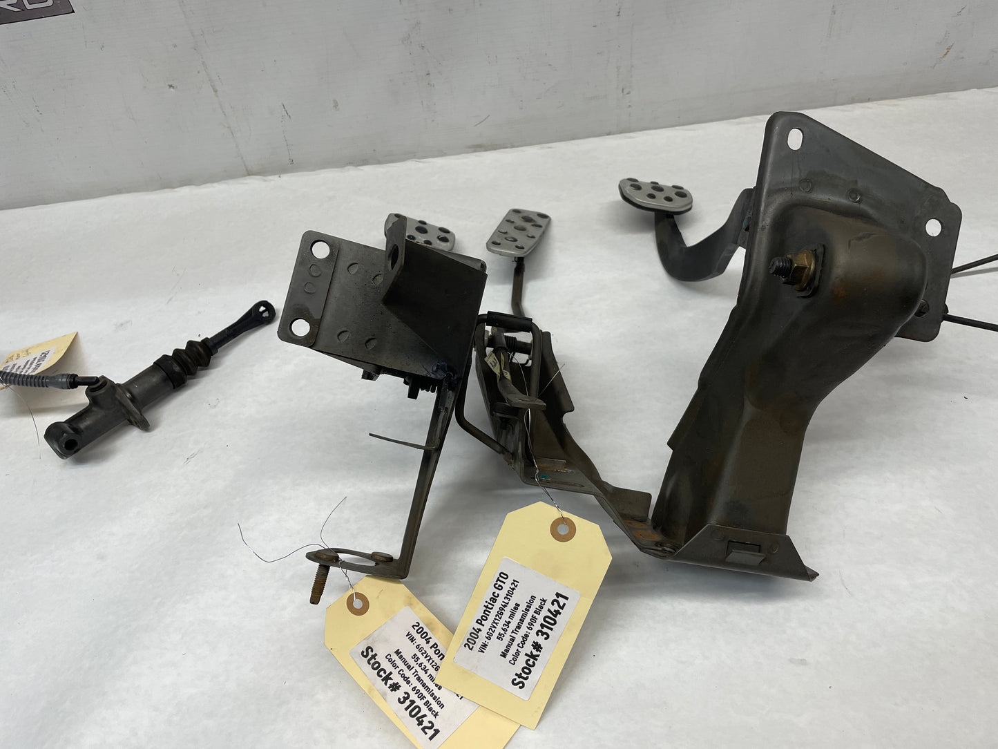 2004 Pontiac GTO Complete Peddle Assembly w/ Clutch Master Cylinder & Line OEM - Day's Parts Yard