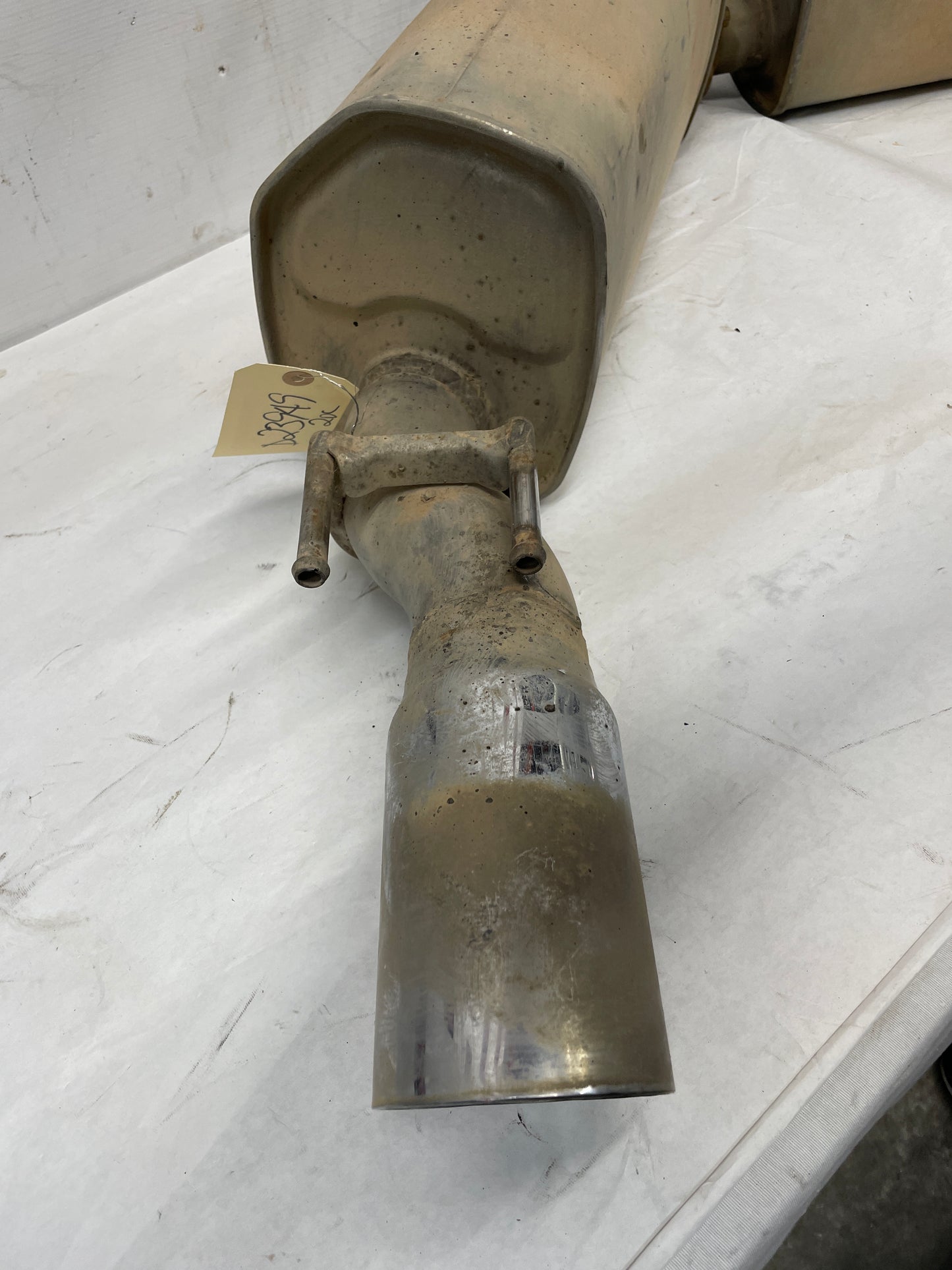 2006 Pontiac GTO RH & LH Axle Back Exhaust Mufflers Factory OEM - Day's Parts Yard