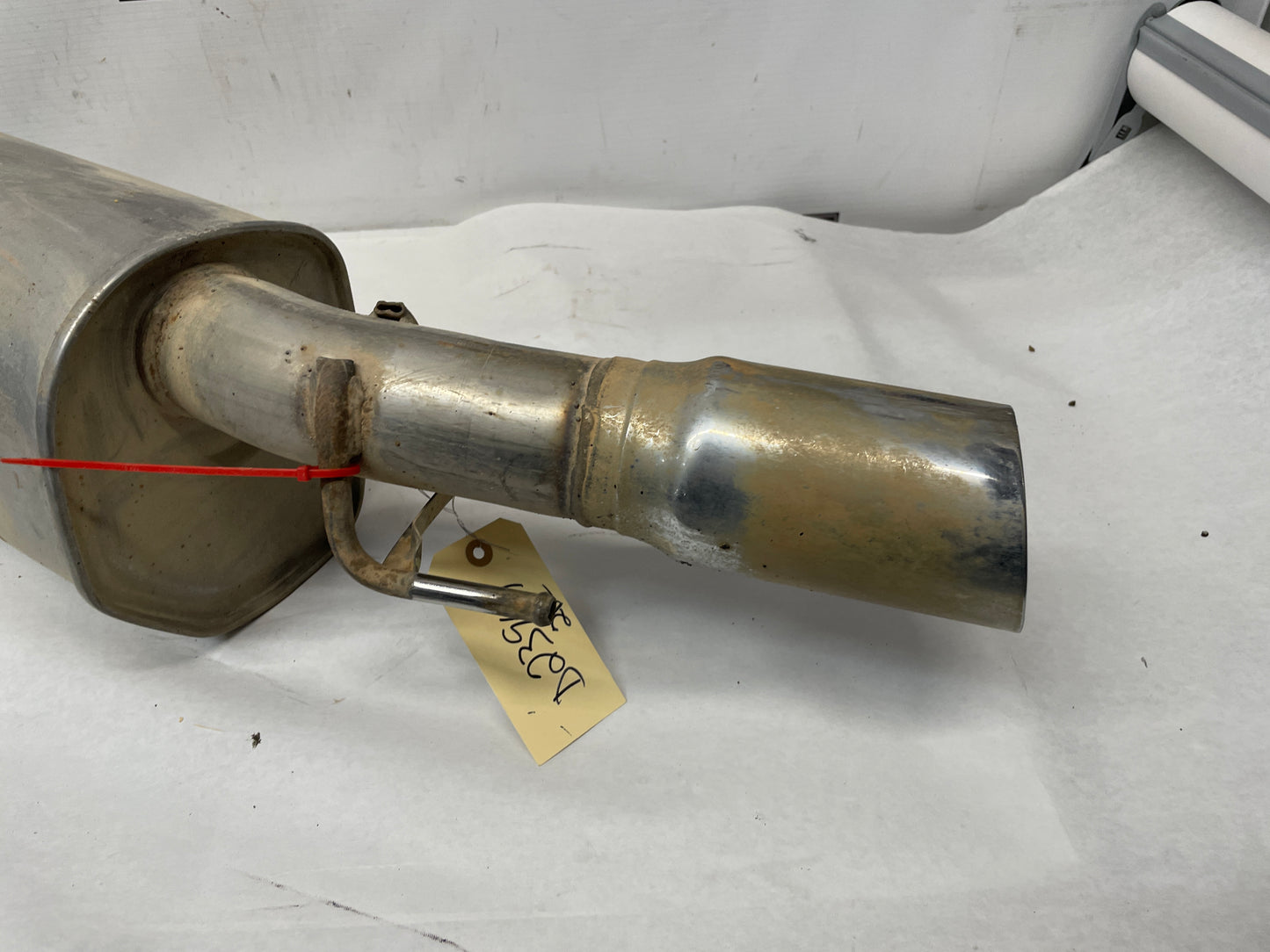 2006 Pontiac GTO RH & LH Axle Back Exhaust Mufflers Factory OEM - Day's Parts Yard