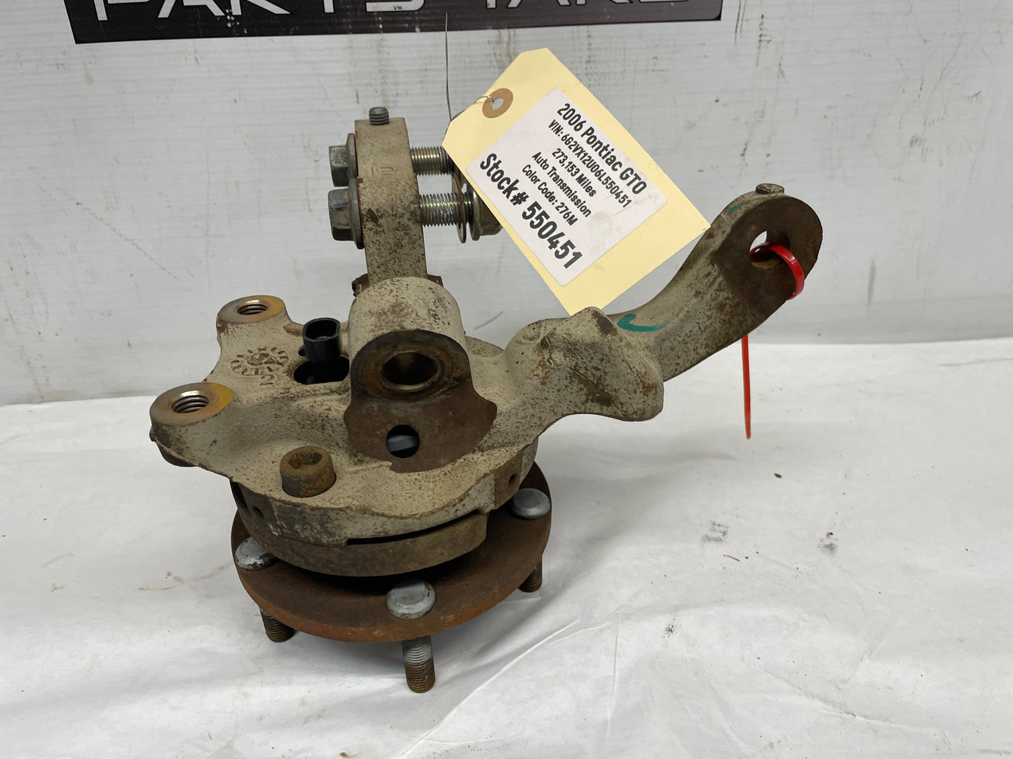 2006 Pontiac GTO RH Passenger Front RH Suspension Spindle Hub Knuckle Assembly OEM - Day's Parts Yard