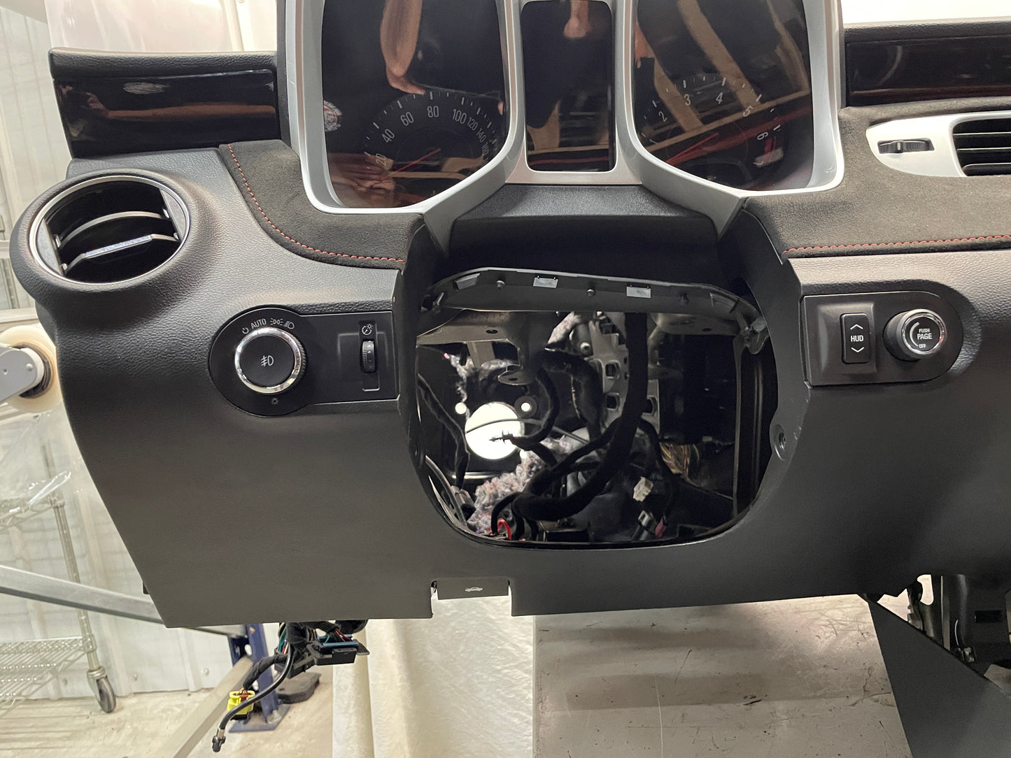 2013 Chevy Camaro ZL1 Dash w/ Center Console OEM - Day's Parts Yard