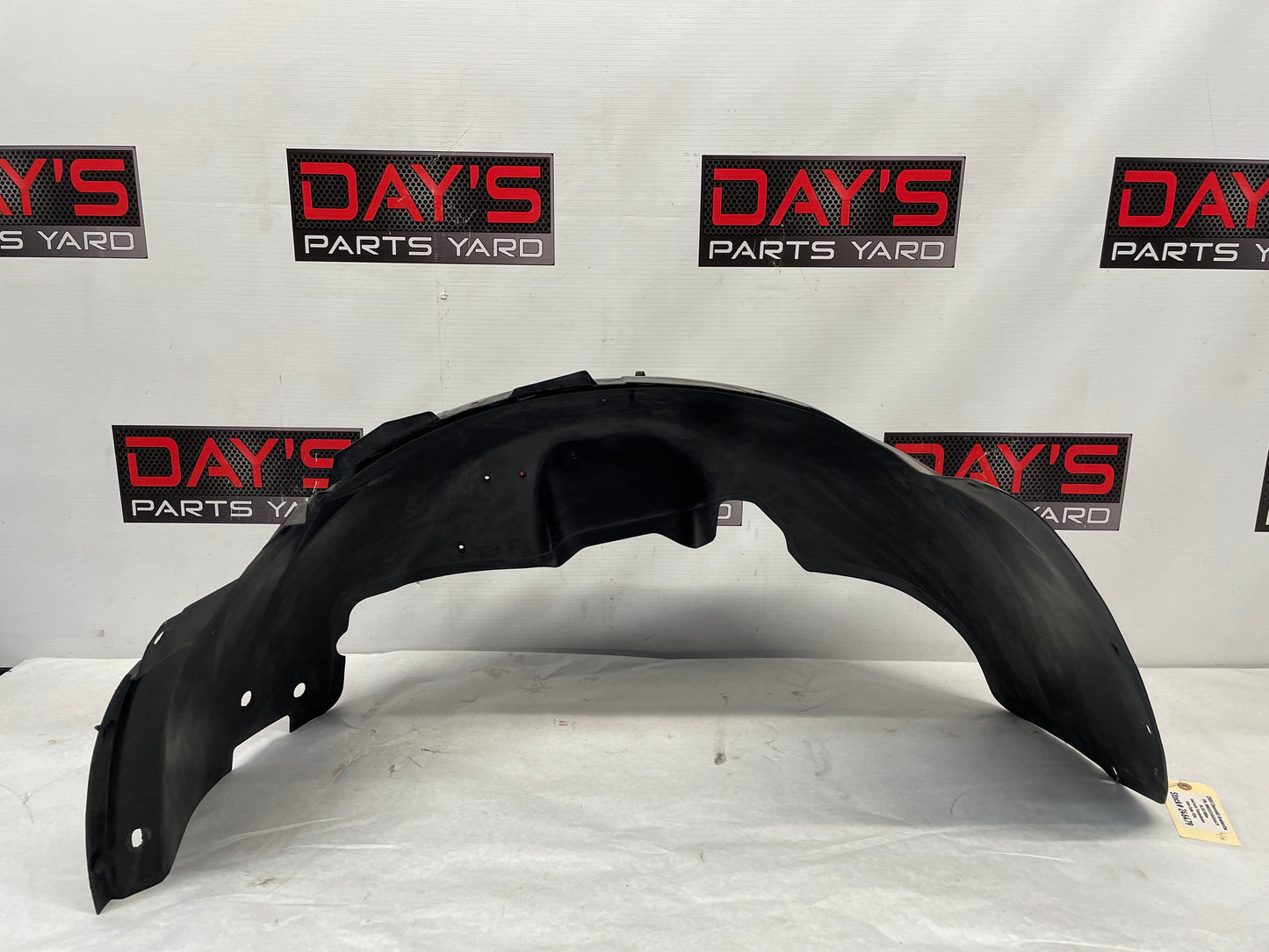 2005 Chevy Avalanche LH Driver Front Fender Wheel House Well Liner OEM - Day's Parts Yard