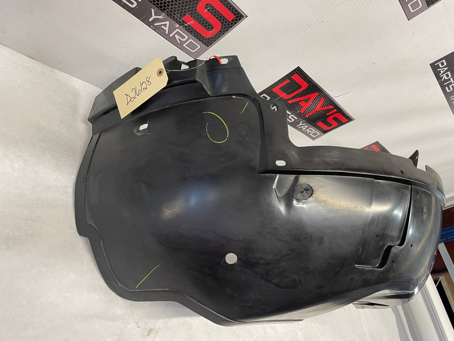 2005 Chevy Avalanche Front Fender Wheel House Well Liner OEM - Day's Parts Yard