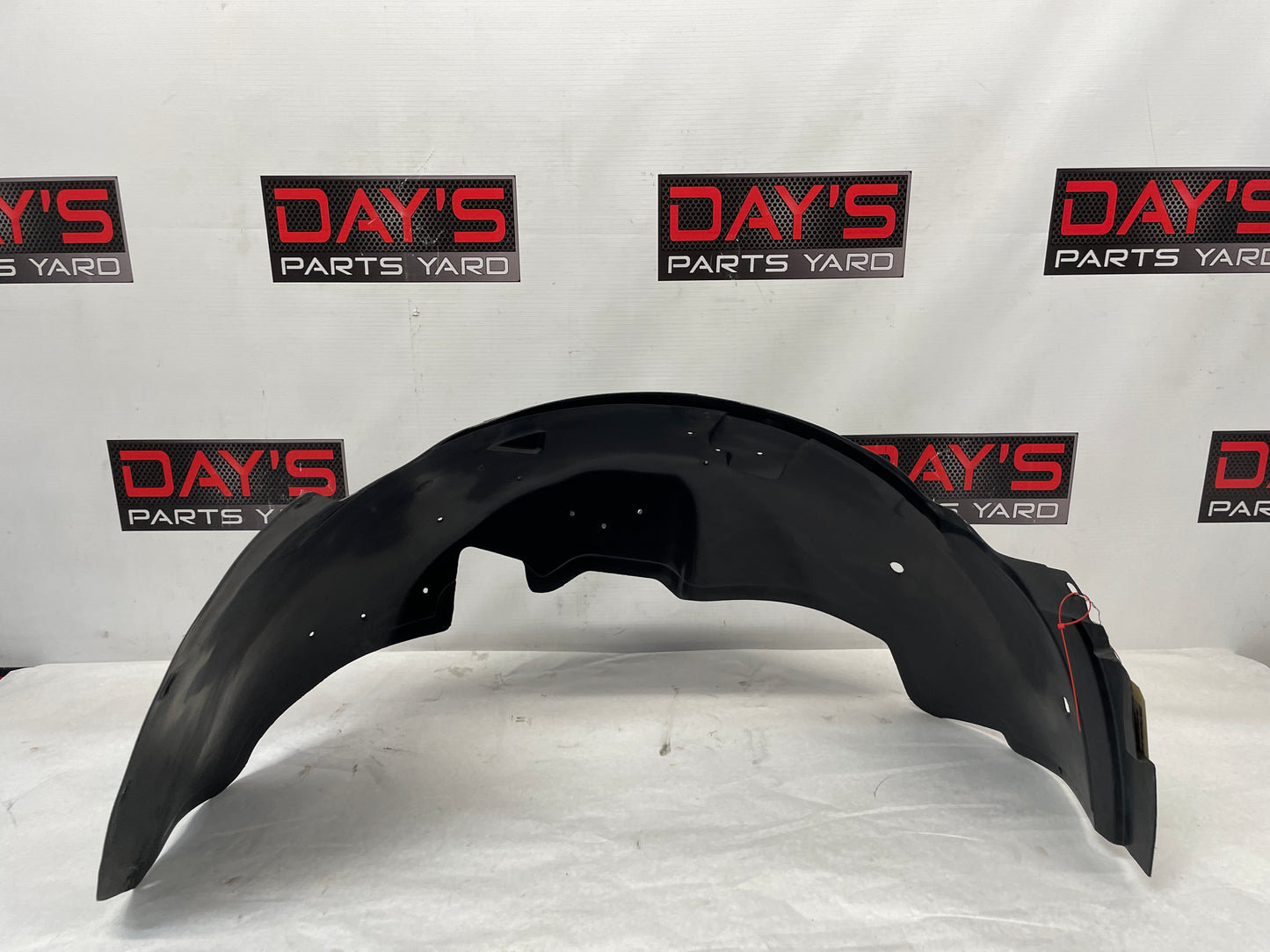 2005 Chevy Avalanche Front Fender Wheel House Well Liner OEM - Day's Parts Yard