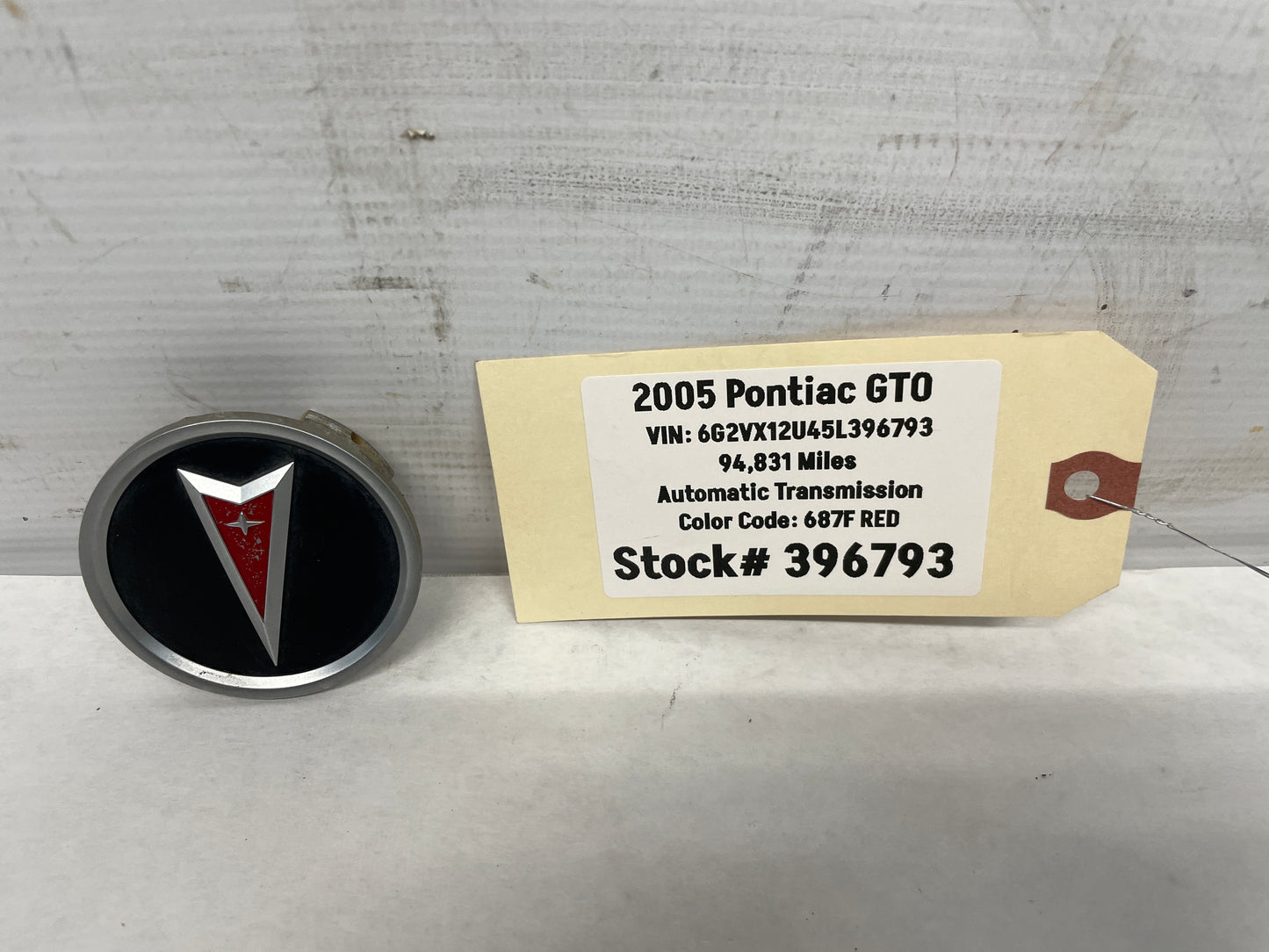 2005 Pontiac GTO Wheel Center Cap OEM - Day's Parts Yard