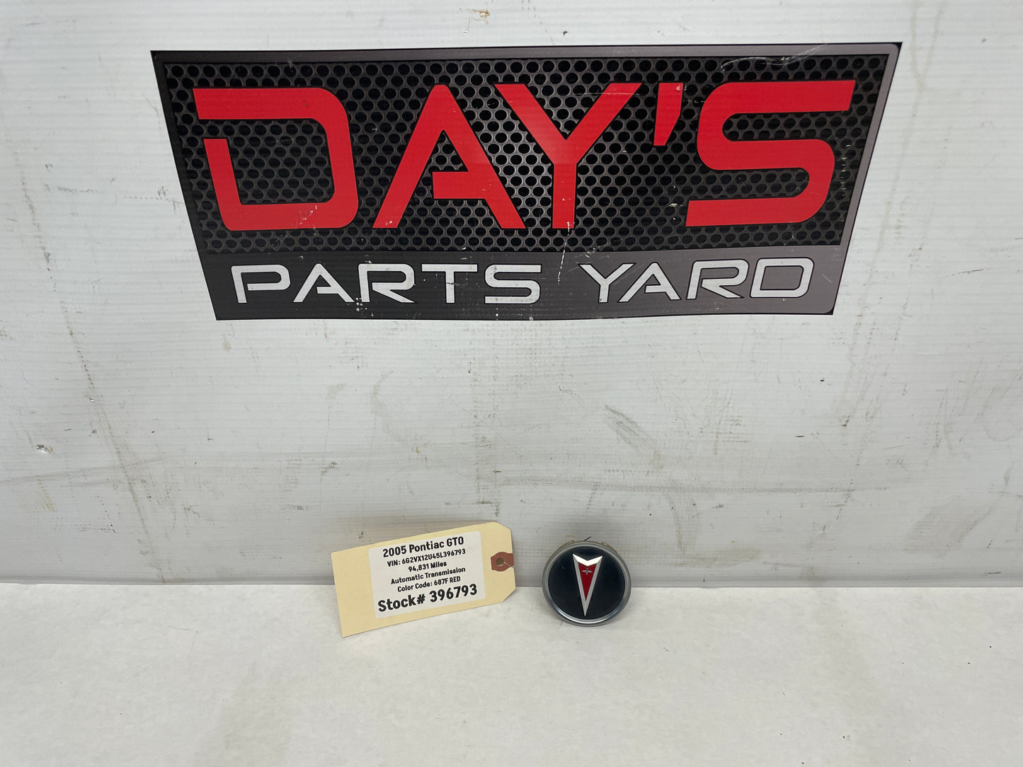 2005 Pontiac GTO Wheel Center Cap OEM - Day's Parts Yard