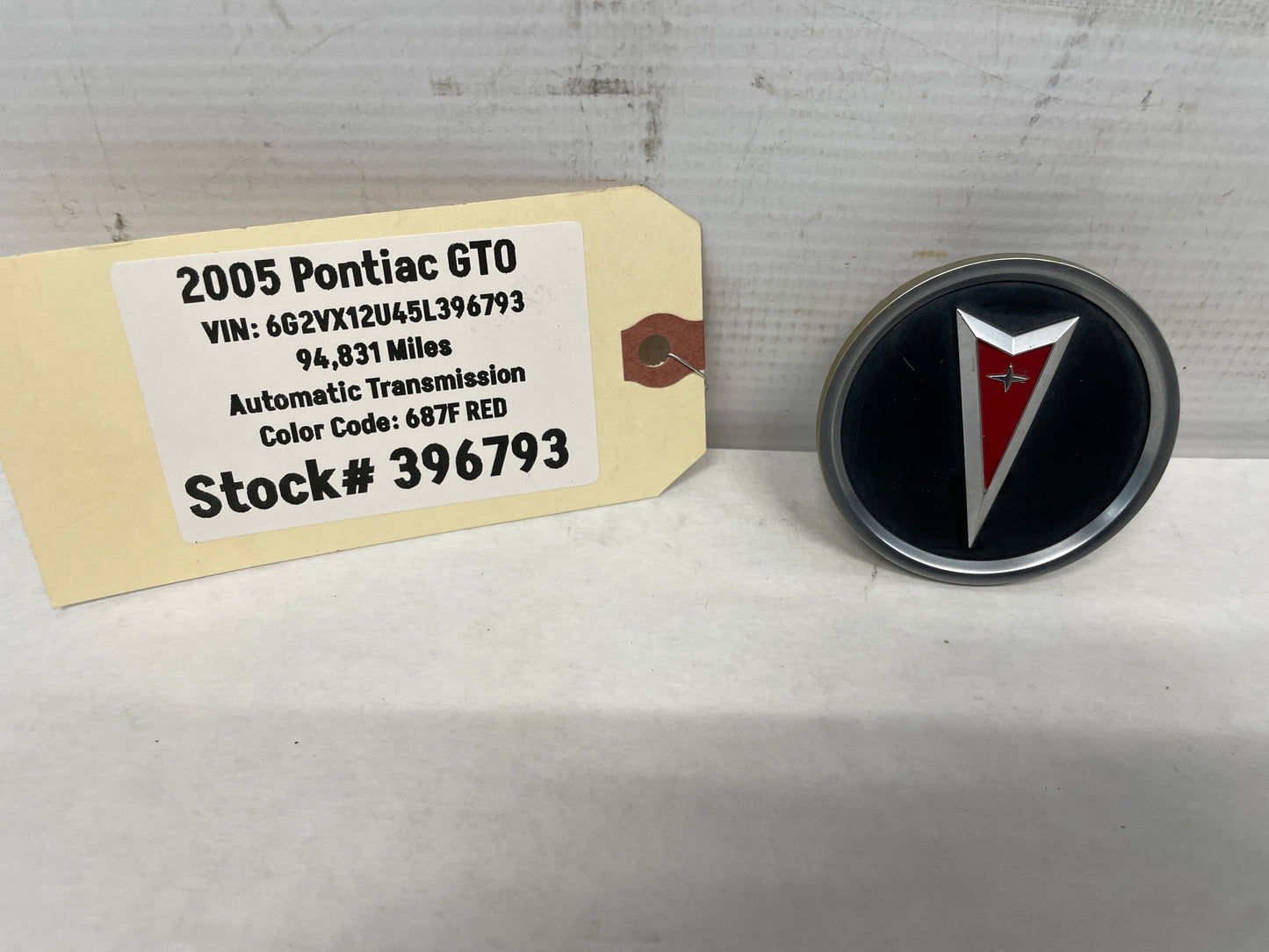 2005 Pontiac GTO Wheel Center Cap OEM - Day's Parts Yard