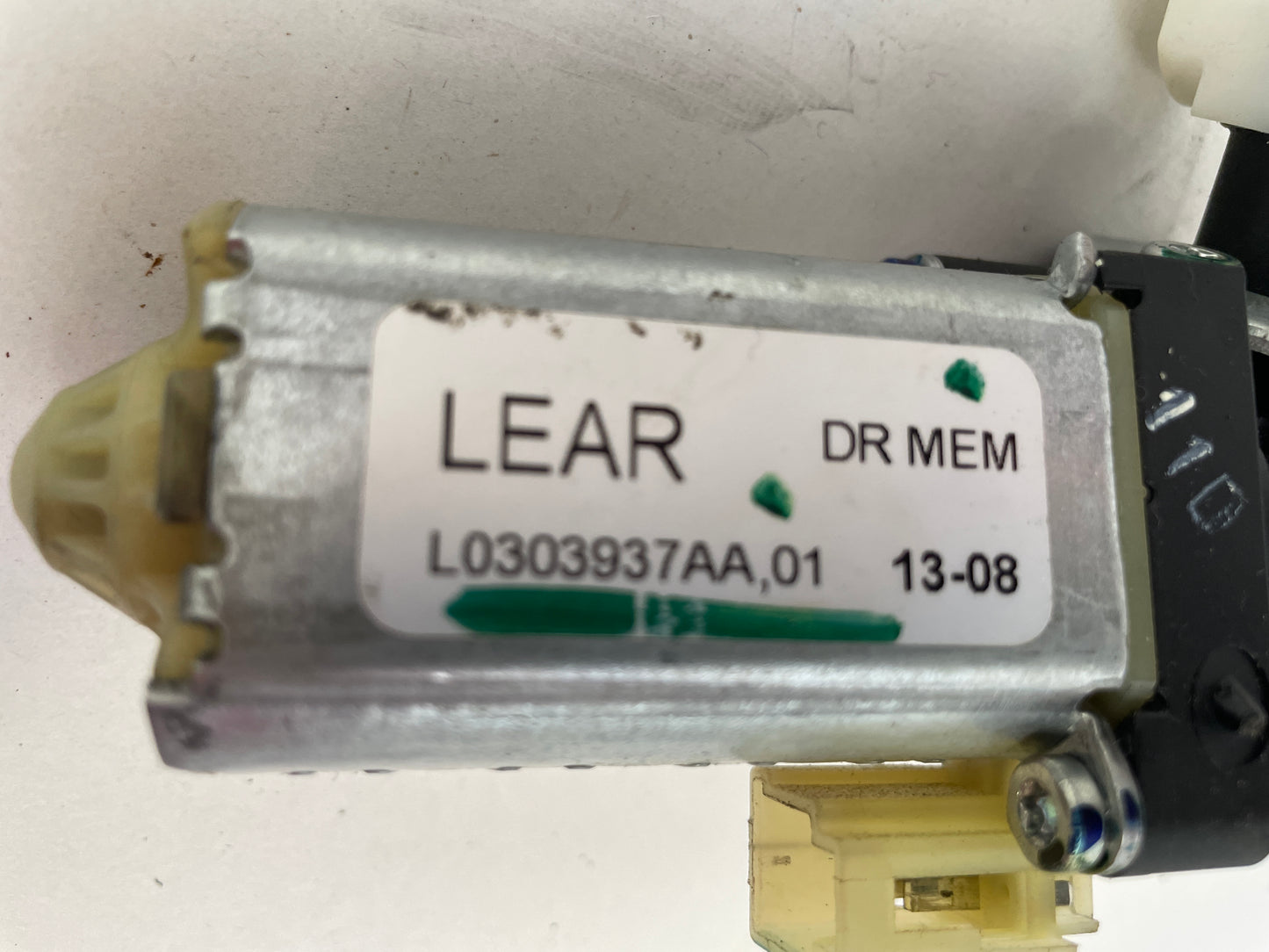 2014 Chevy SS Sedan LH Driver Seat Motor Bosch AHC 12V Power OEM - Day's Parts Yard