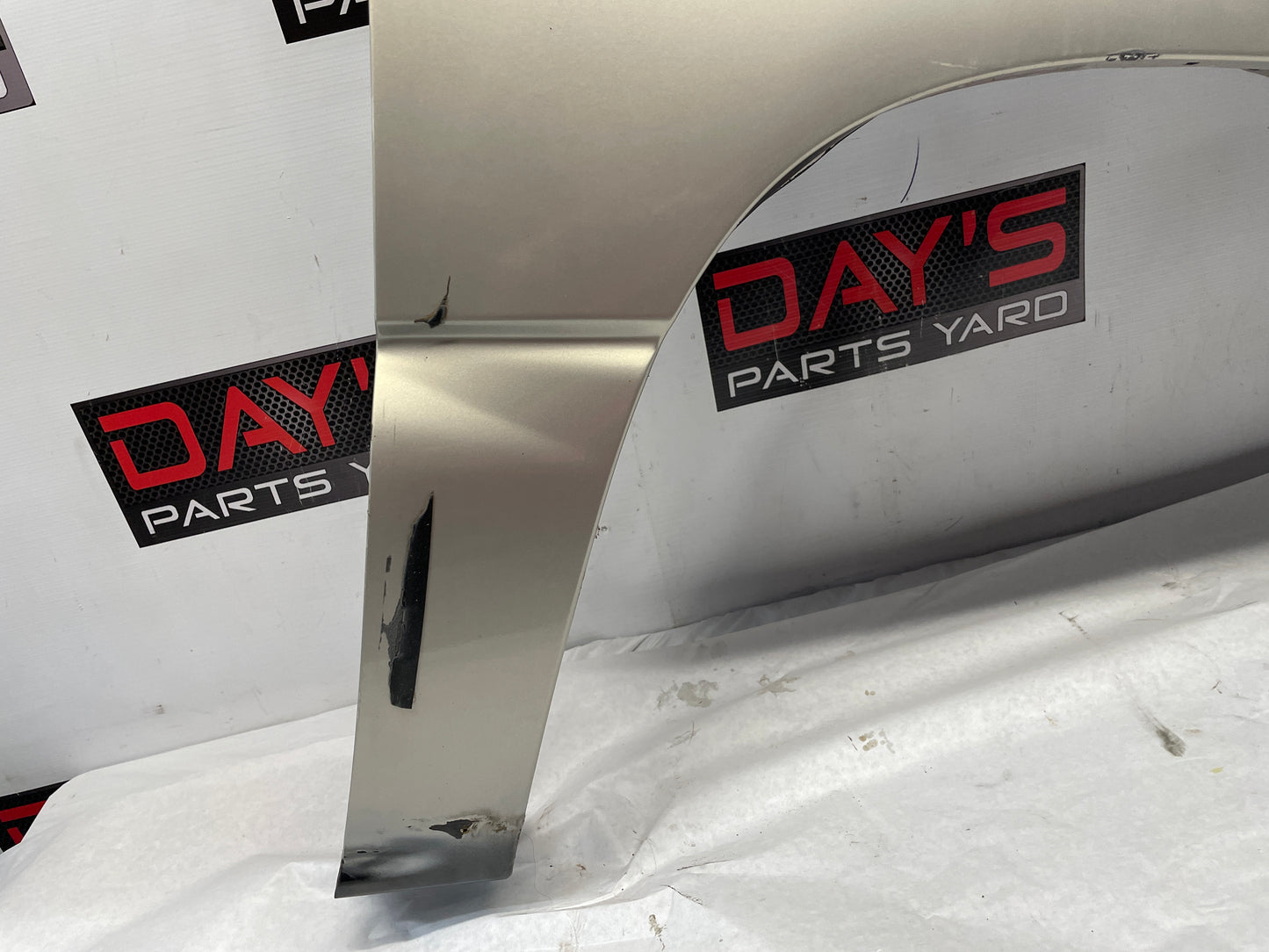 2005 Chevy Avalanche RH Passenger Fender OEM - Day's Parts Yard