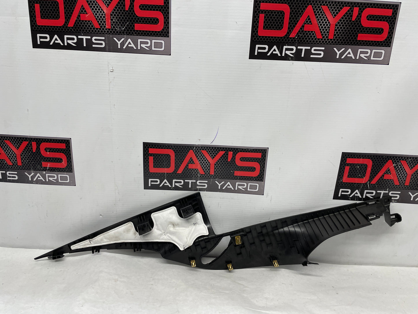2016 Cadillac CTS-V RH Passenger Rear C Pillar Cover Trim Panel OEM