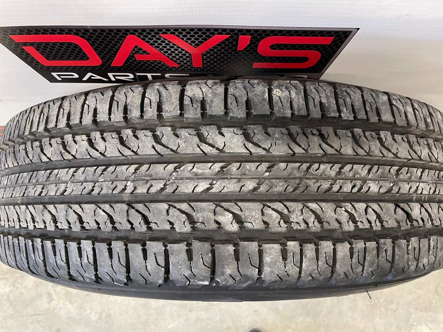 2003 Chevy Suburban Wheels & Tires 16X7 Factory OEM - Day's Parts Yard