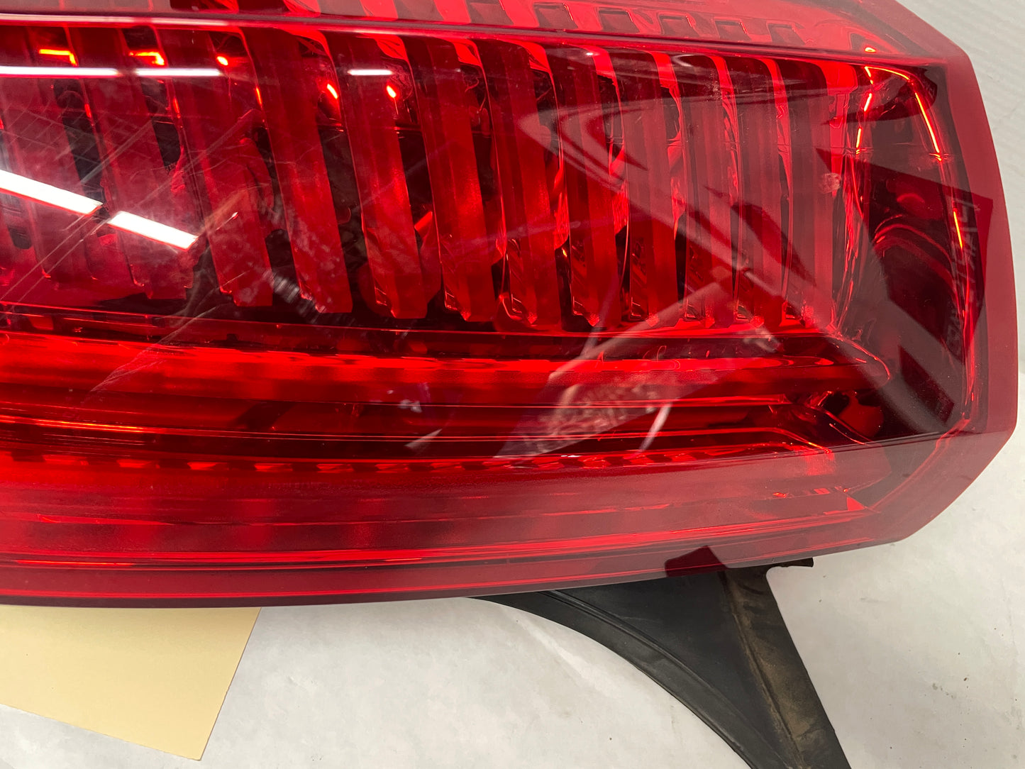 2016 Cadillac CTS-V RH Passenger Tail Light Taillight Stop Lamp OEM