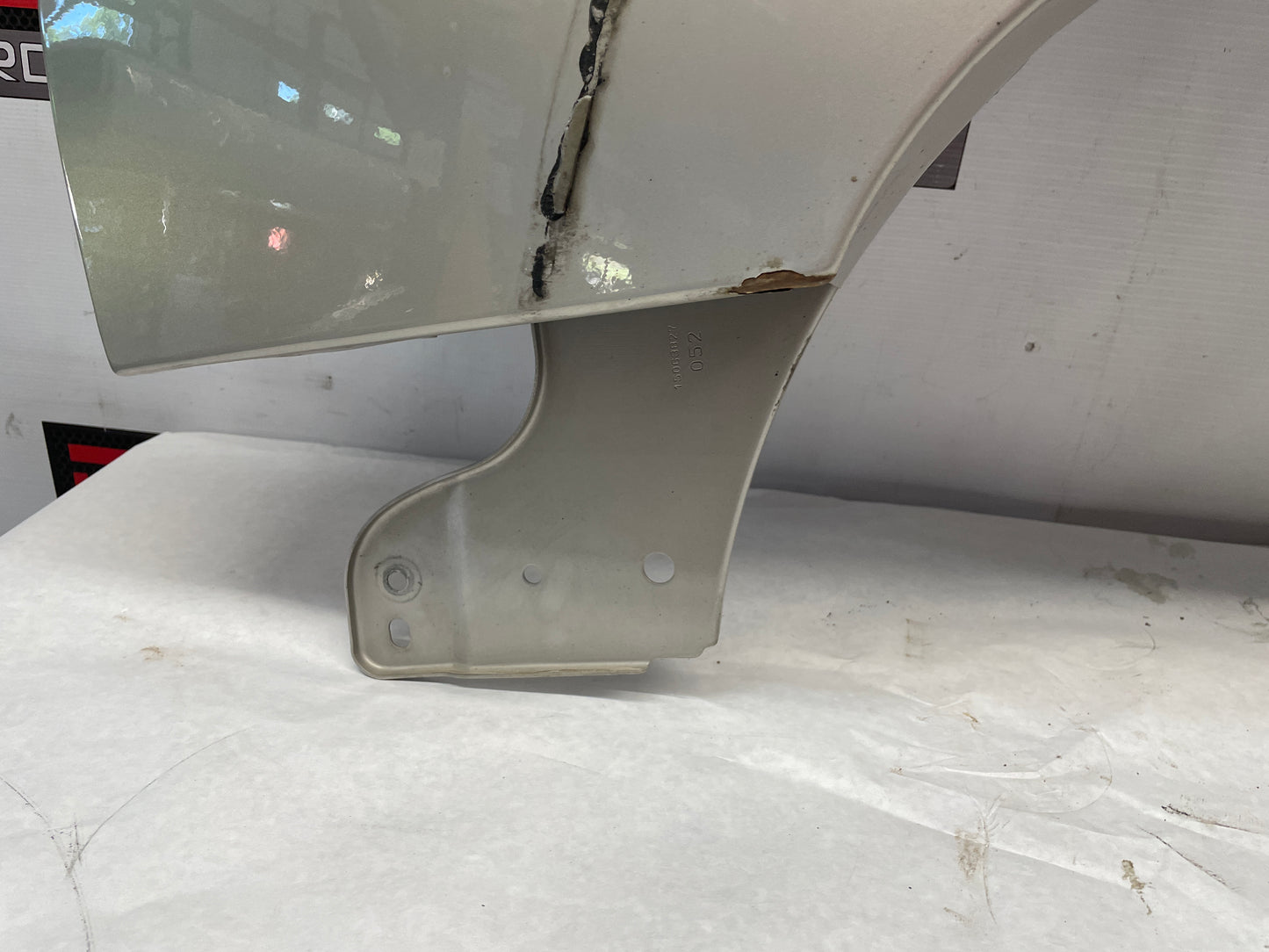 2005 Chevy Avalanche LH Driver Fender OEM - Day's Parts Yard