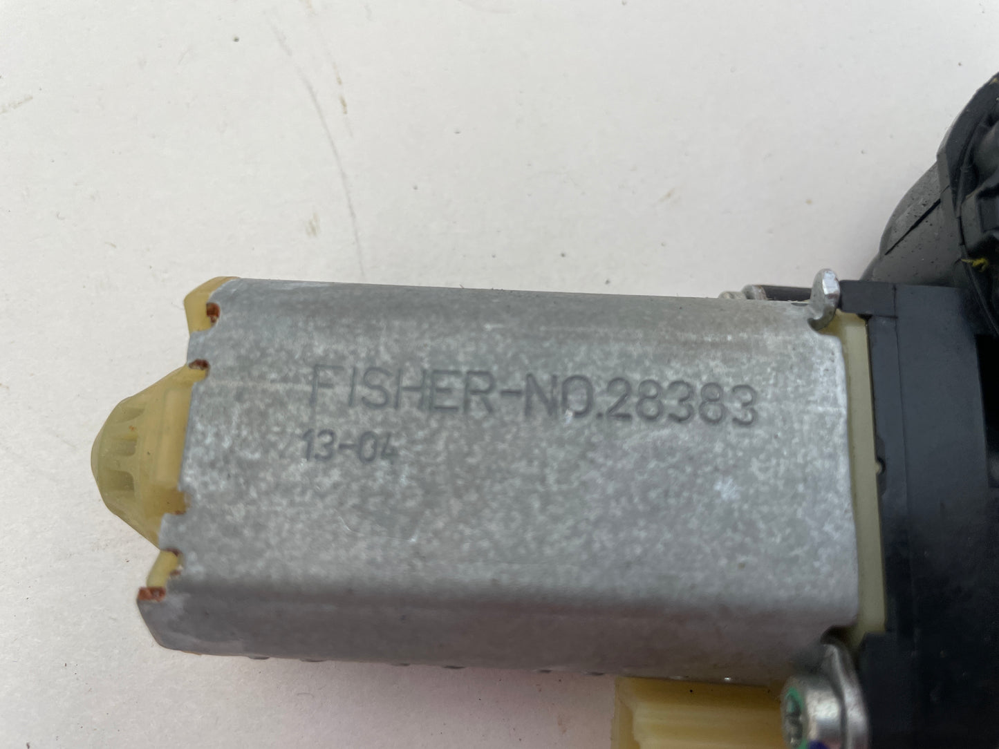 2014 Chevy SS Sedan LH Driver Seat Motor Bosch API 12V Power OEM - Day's Parts Yard