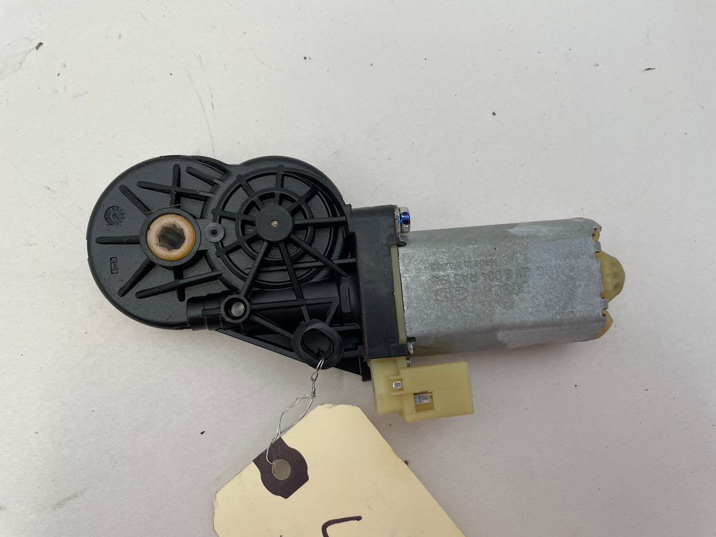 2014 Chevy SS Sedan LH Driver Seat Motor Bosch API 12V Power OEM - Day's Parts Yard