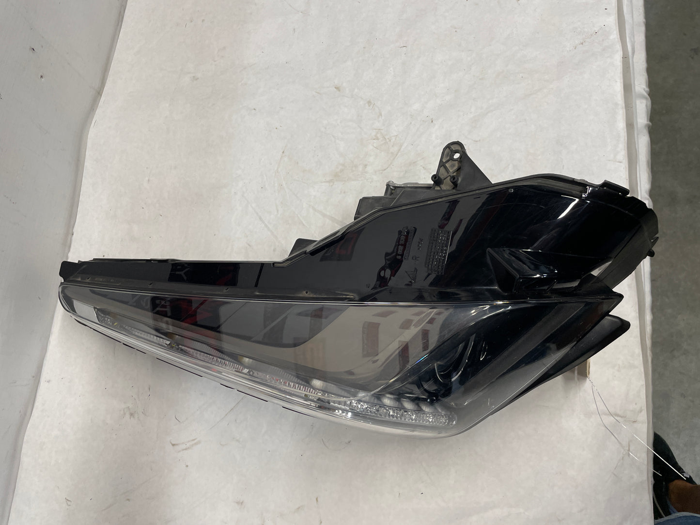 2016 Cadillac CTS-V RH Passenger Headlight Head Light Lamp HID Xenon OEM