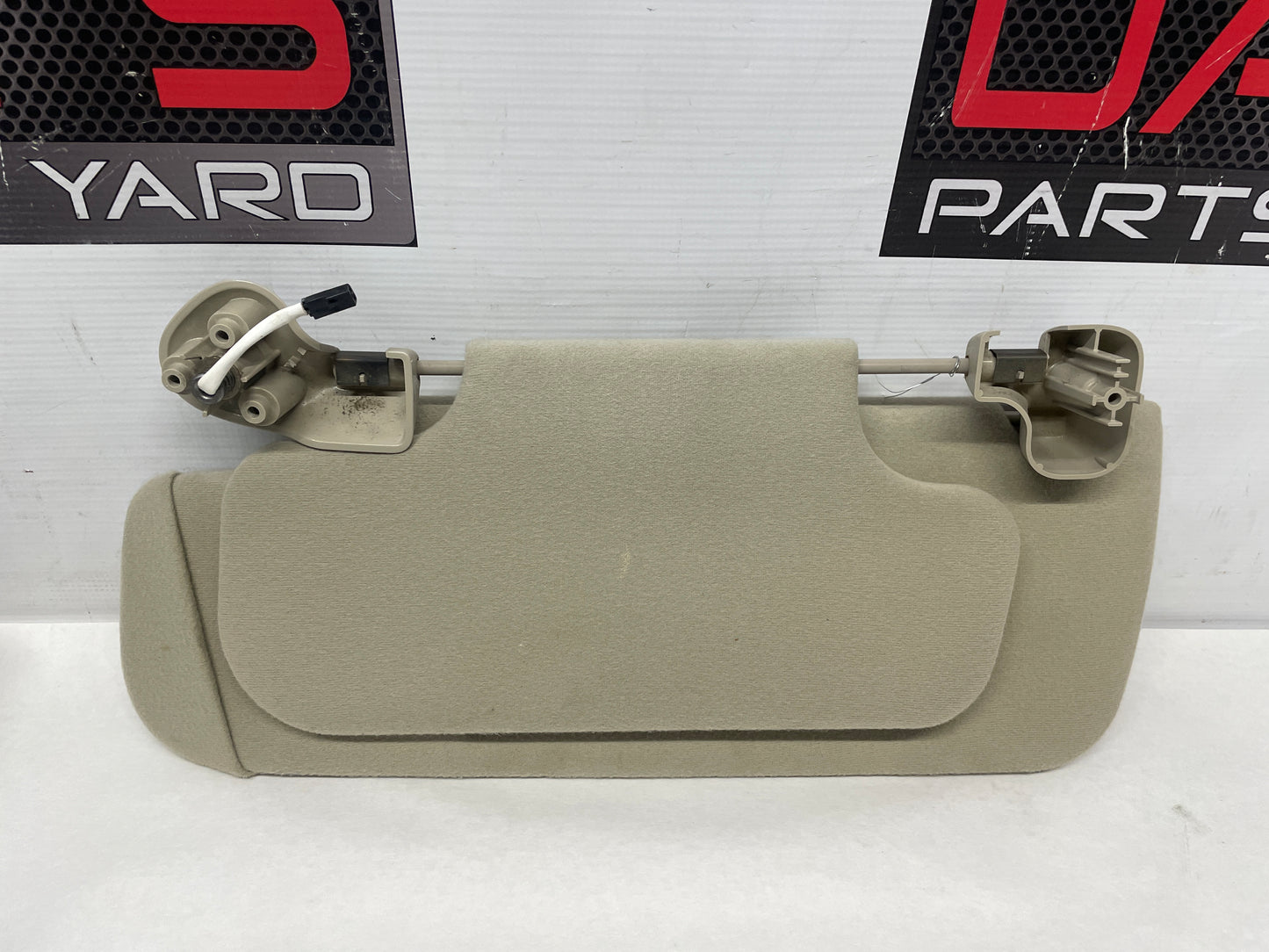 2003 Chevy Suburban RH & LH Sunvisors Sun Visors w/ Clips OEM - Day's Parts Yard