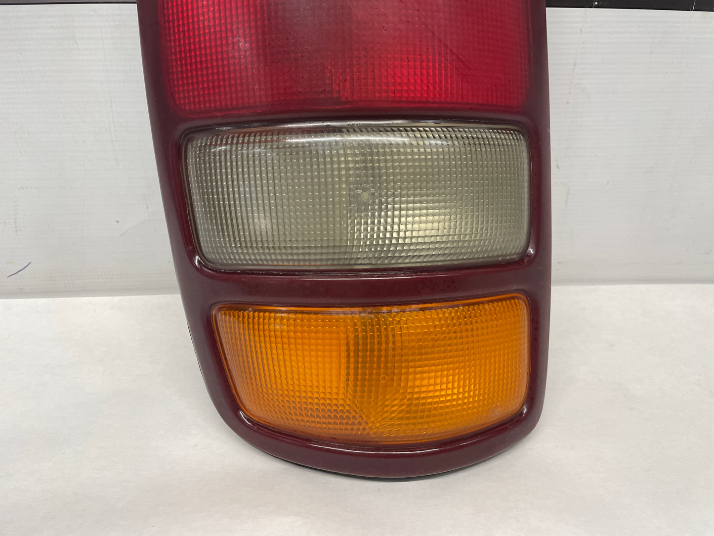 2003 Chevy Suburban RH Passenger Tail Light Taillight Assembly OEM - Day's Parts Yard