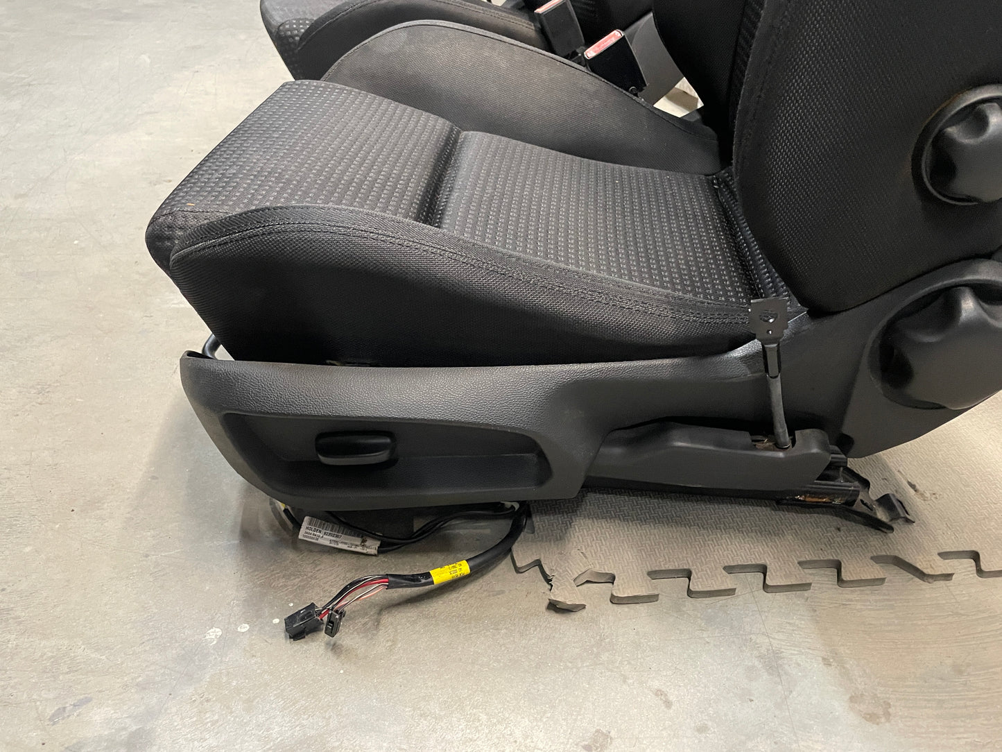 2009 Pontiac G8 GT Seats Fronts and Rears Black Cloth OEM - Day's Parts Yard