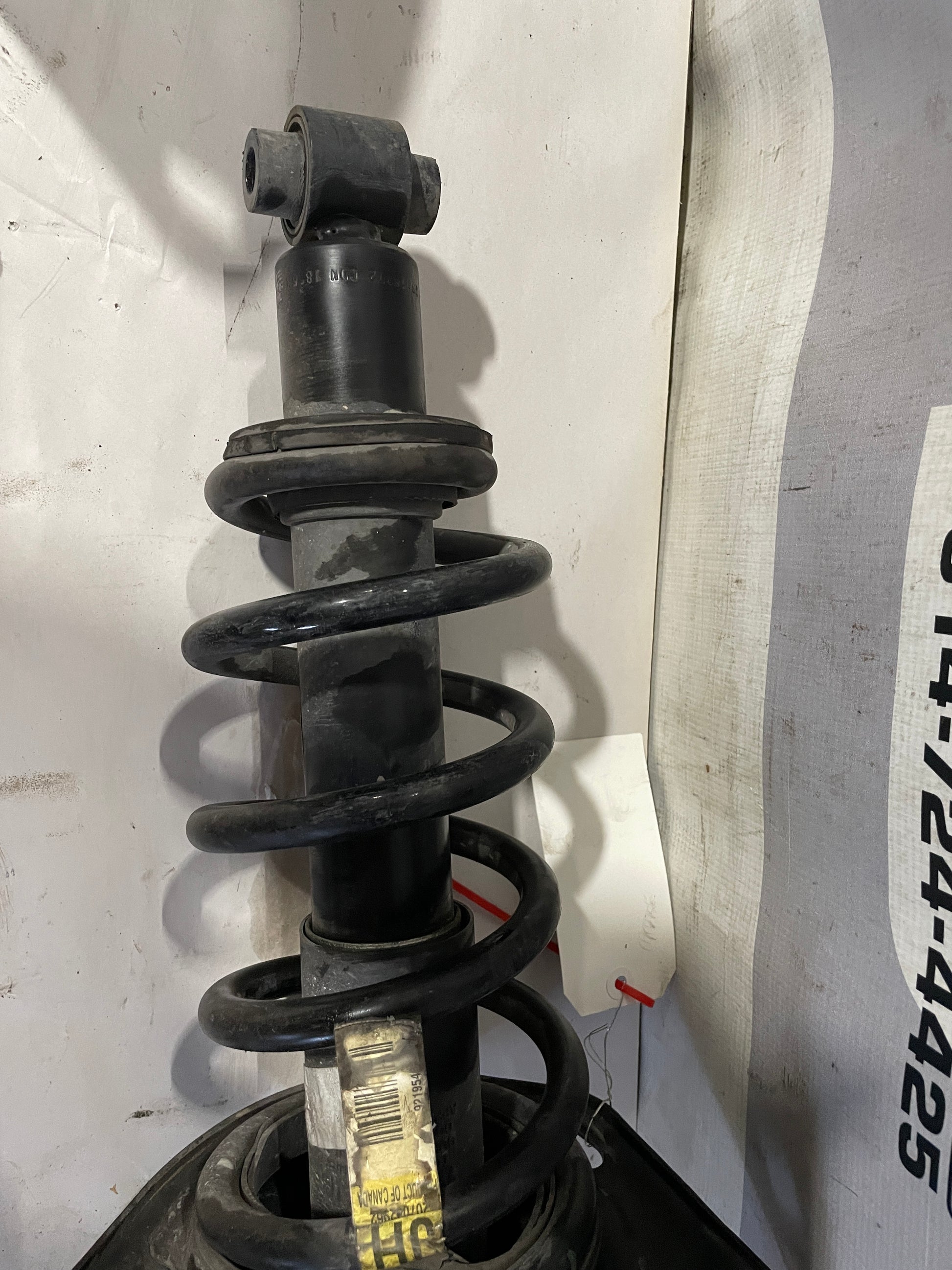 2015 Chevy Camaro SS 1LE Rear RH Passenger Shock Strut Absorber OEM - Day's Parts Yard