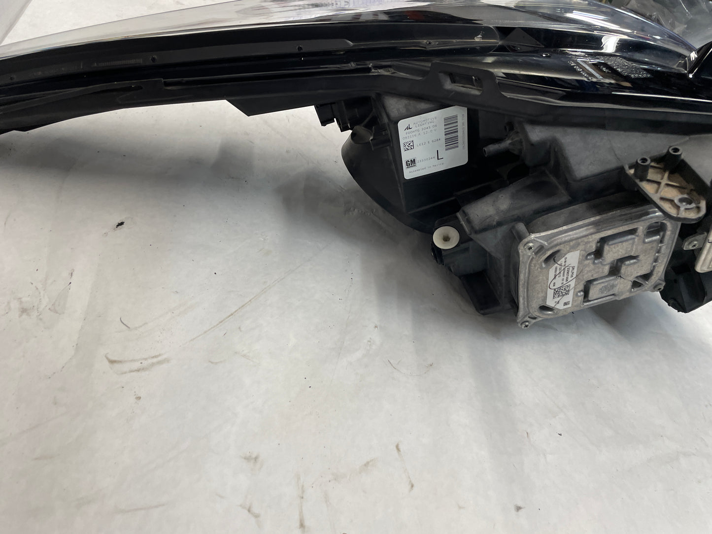 2016 Cadillac CTS-V LH Driver Headlight Head Light Lamp Xenon HID OEM