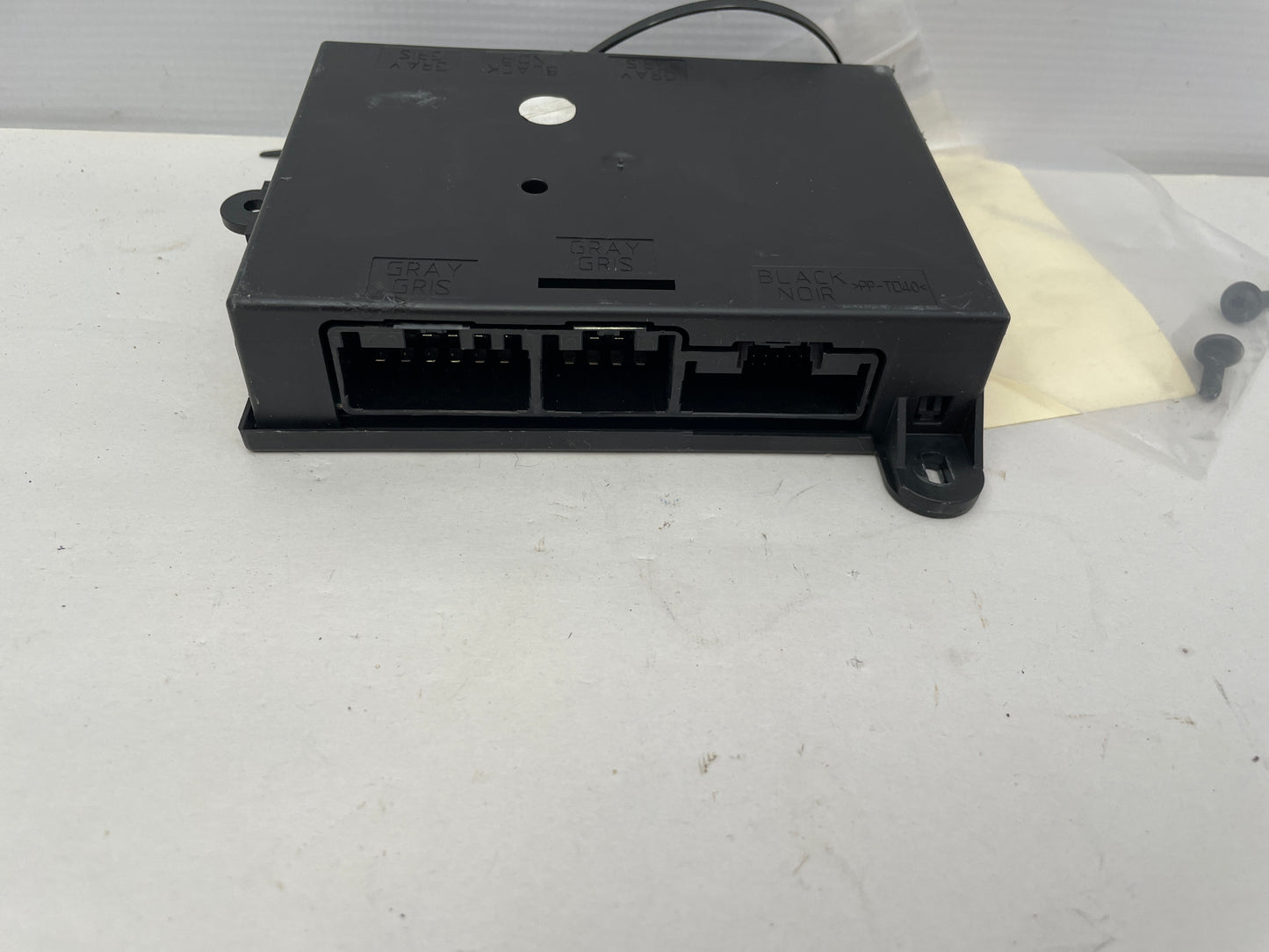 2014 Chevy SS Sedan LH Driver Memory Electronic Seat Control Module Computer OEM - Day's Parts Yard