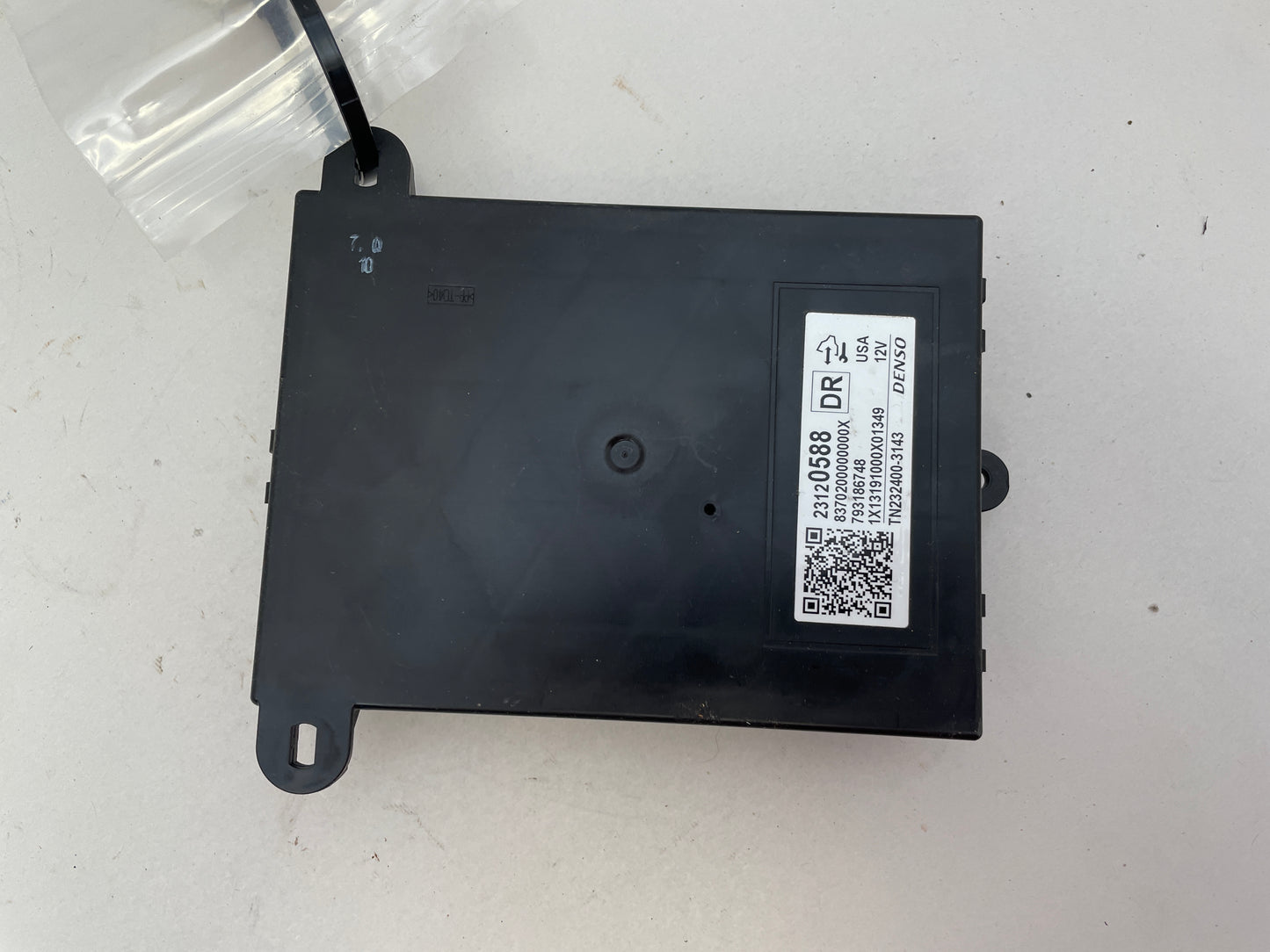 2014 Chevy SS Sedan LH Driver Memory Electronic Seat Control Module Computer OEM - Day's Parts Yard